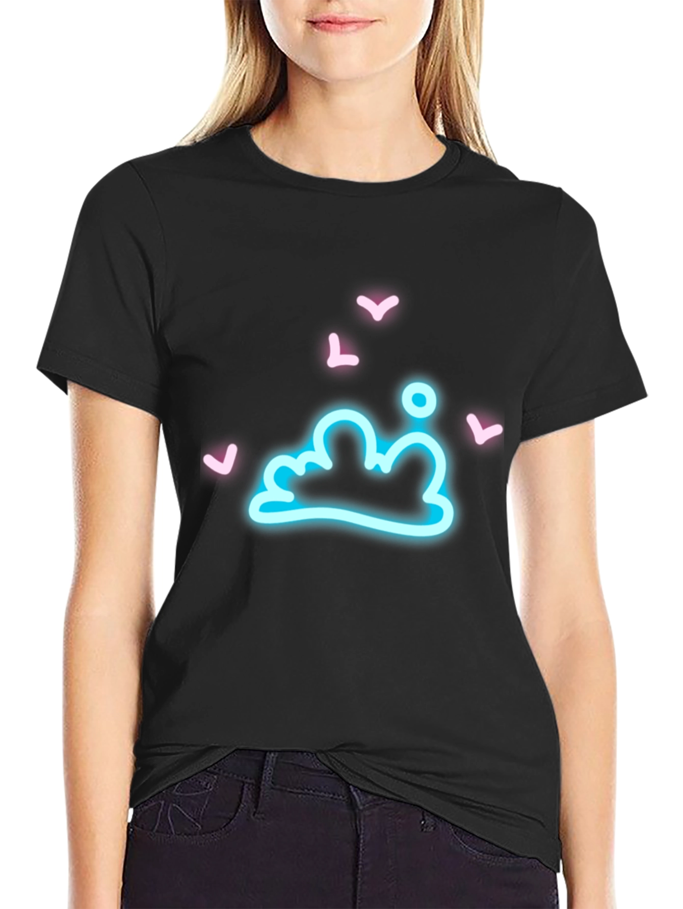 Camiseta Negra con Diseño Nubes Neón