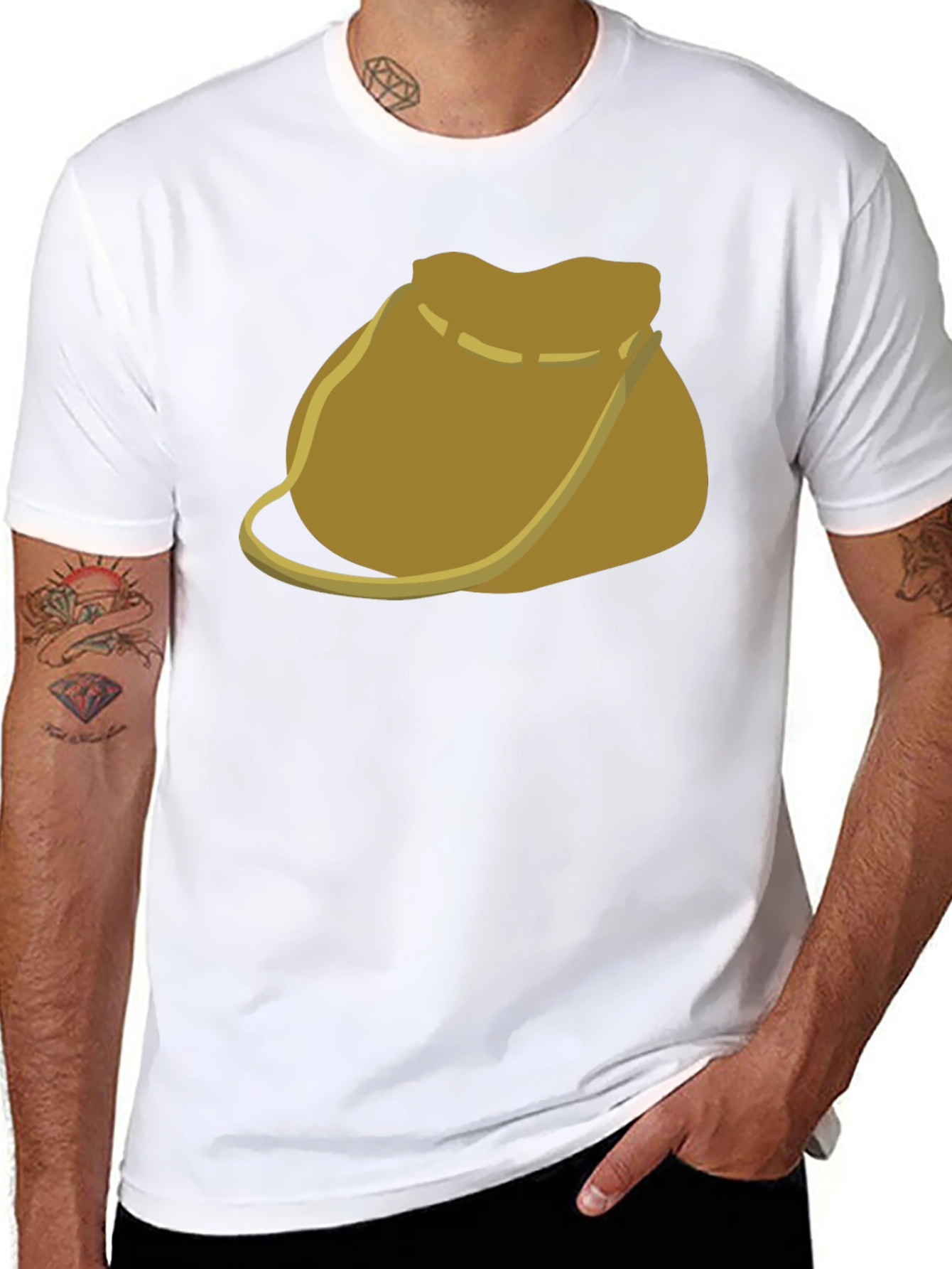 Camiseta Negra con Diseño de Bolsa de Cuero