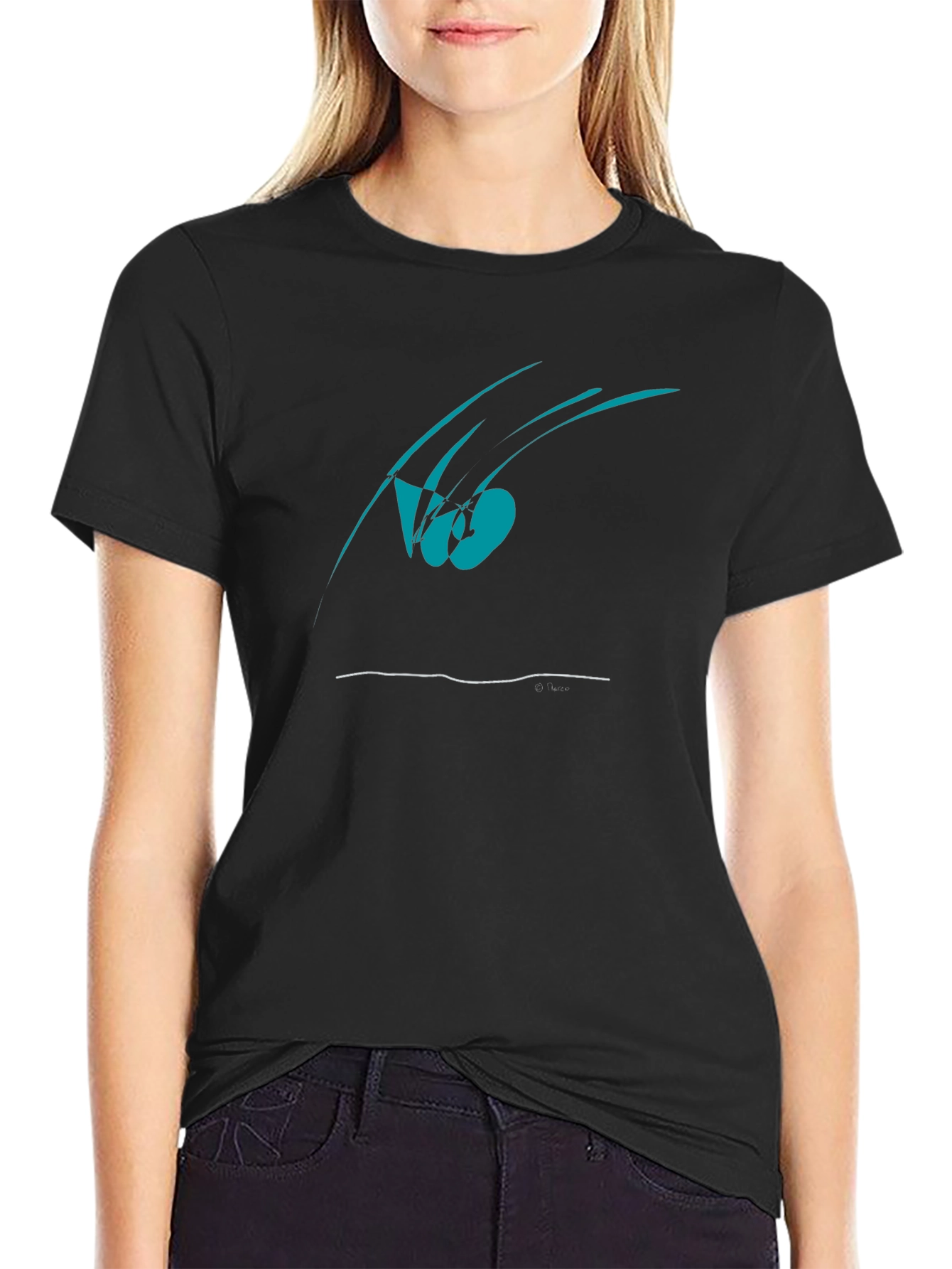 Camiseta Negra Diseño Abstracto Moderno