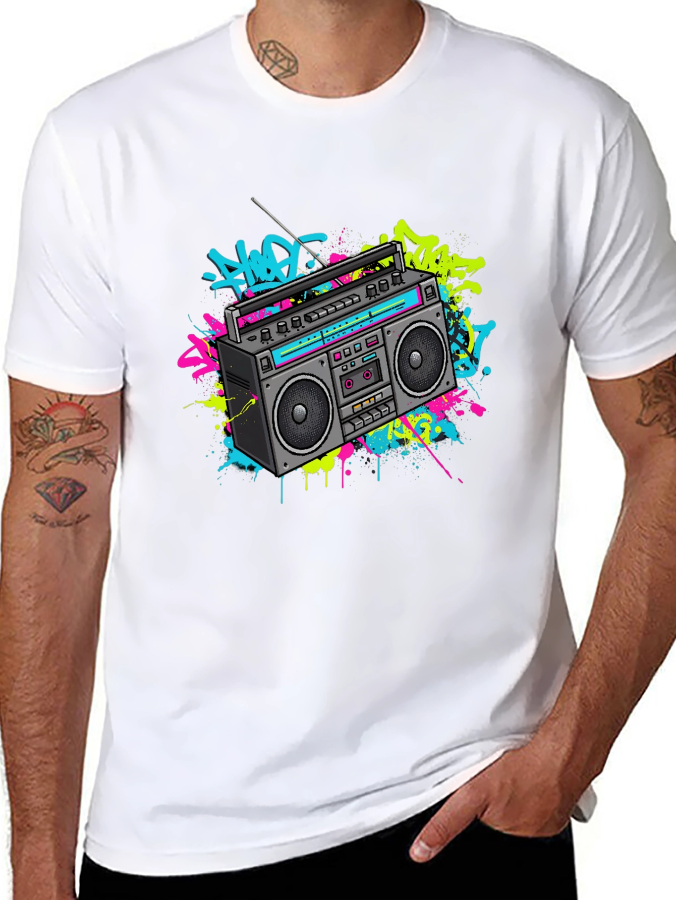 Camiseta Negra con Diseño Retro Radio