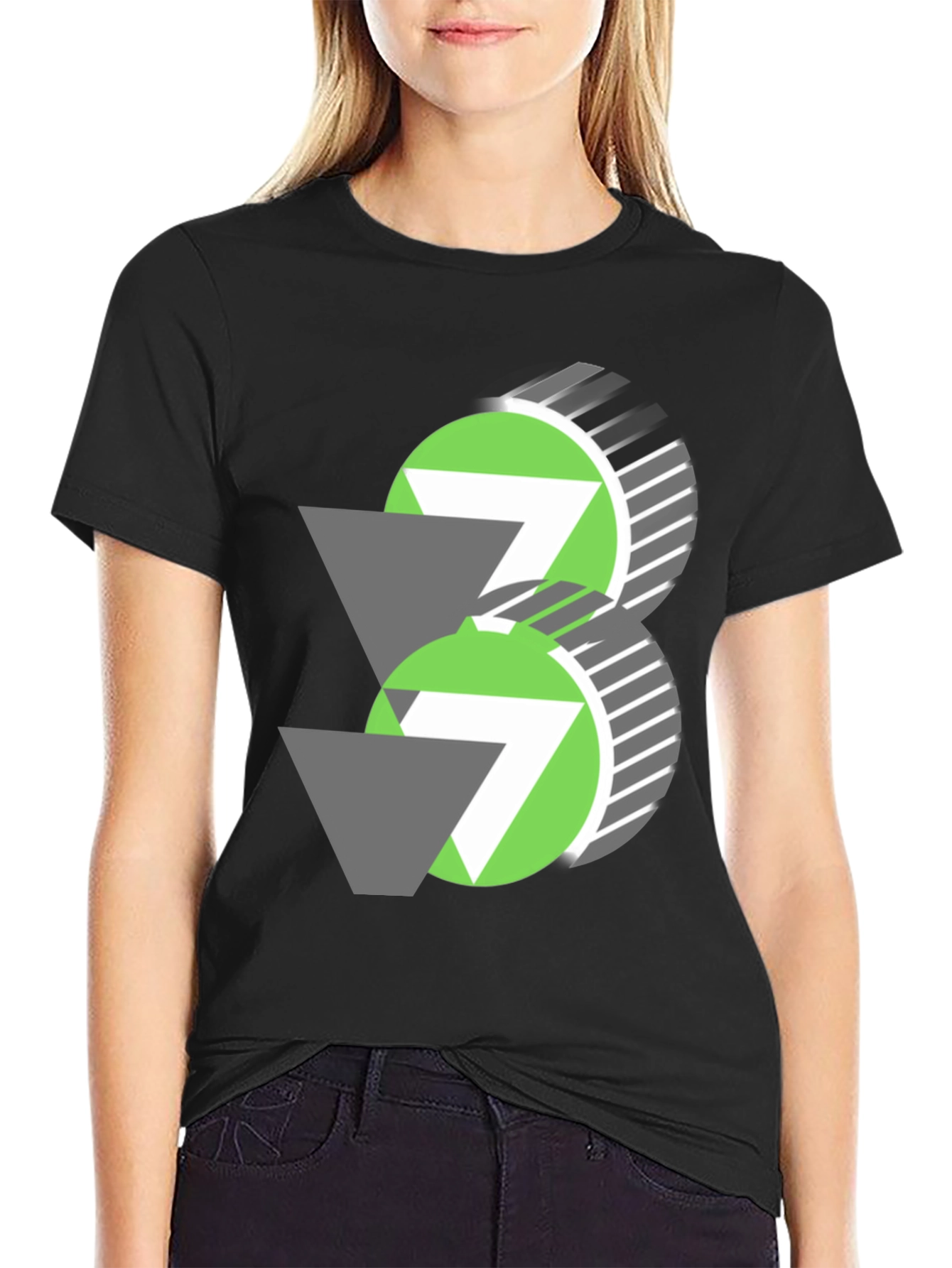 Camiseta Negra con Diseño Abstracto Moderno