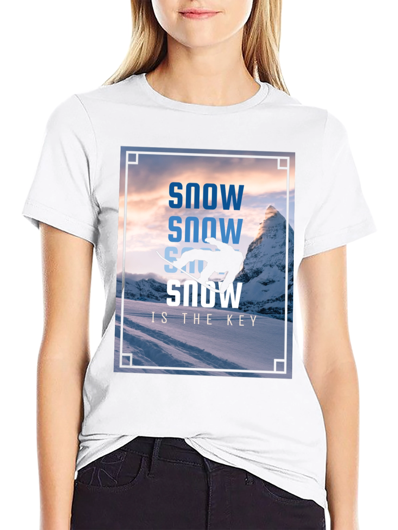 Camiseta Negra Estampada Snow Is The Key