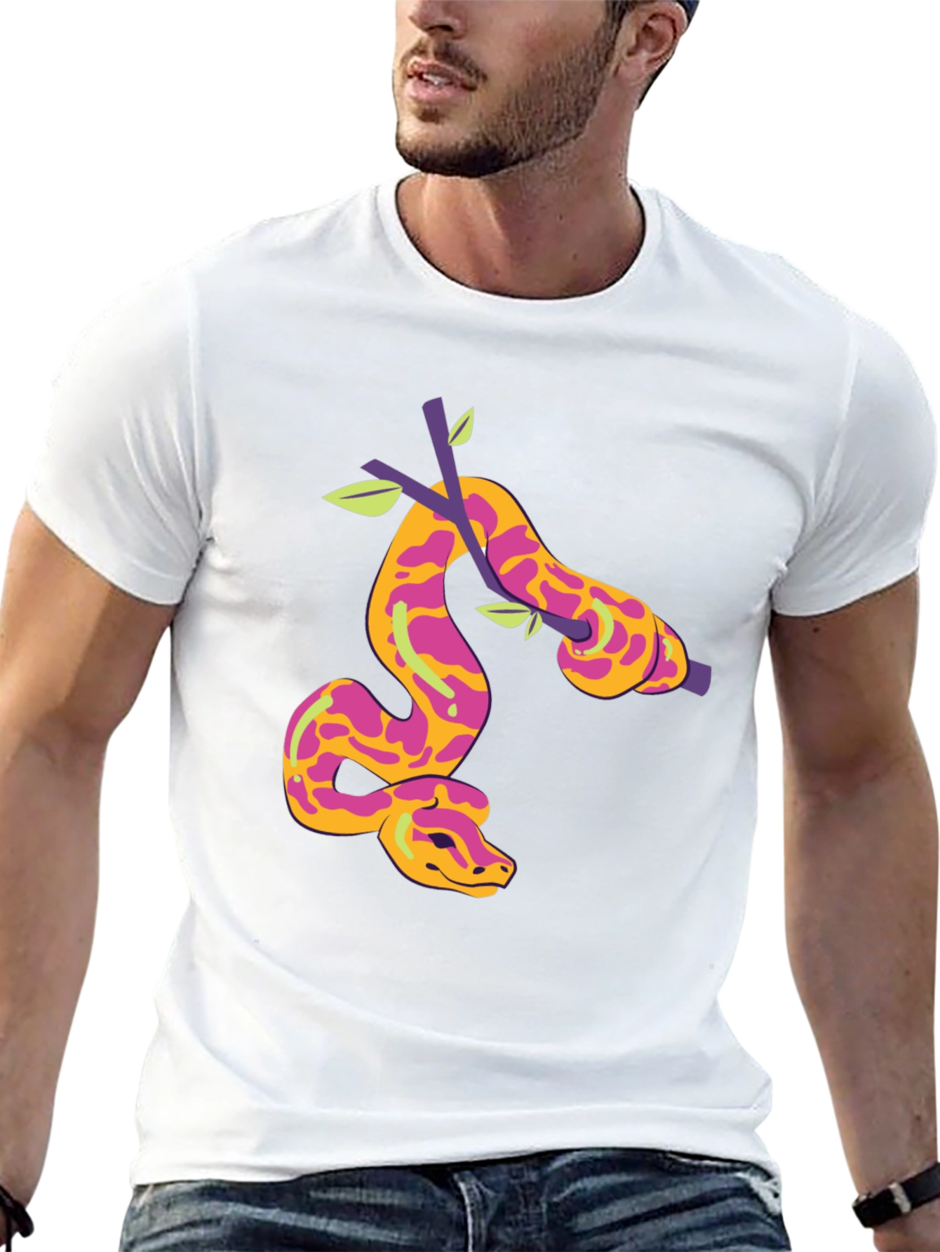 Camiseta Negra con Diseño de Serpiente en Rama