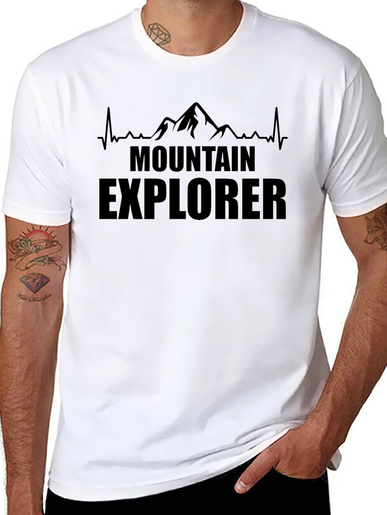Camiseta Negra de Explorador de Montaña