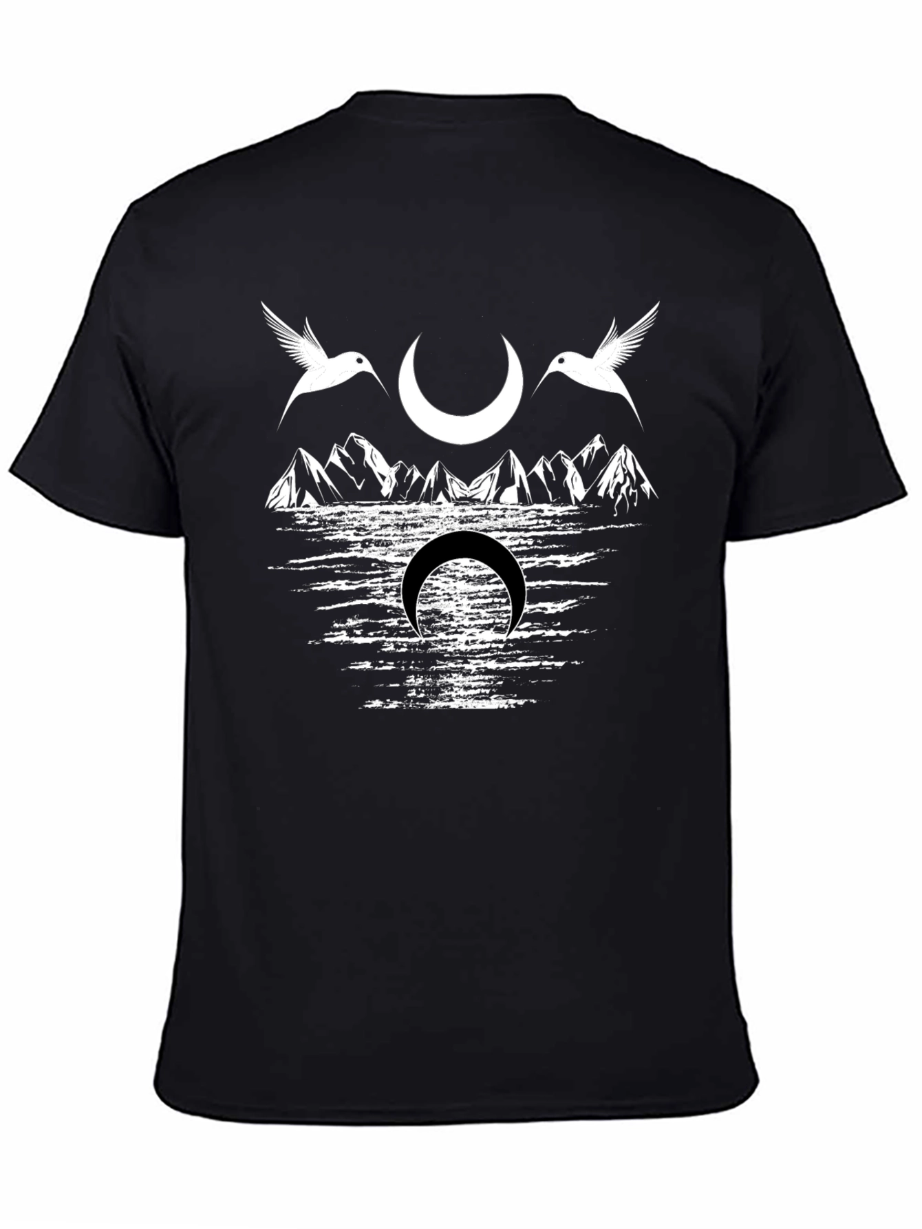 Camiseta Negra con Diseño de Aves y Luna
