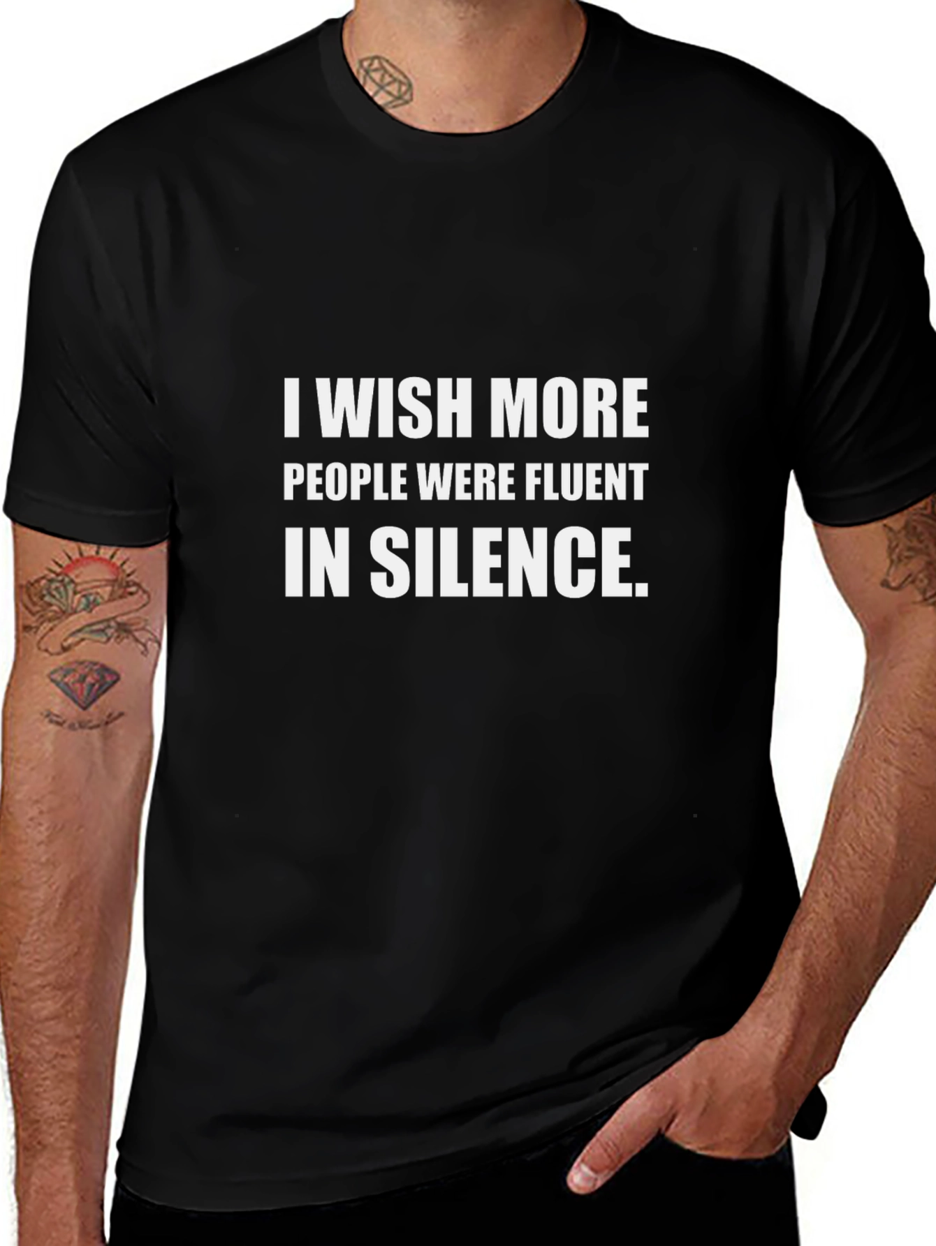 Camiseta Negra con Frase: Silencio Elocuente