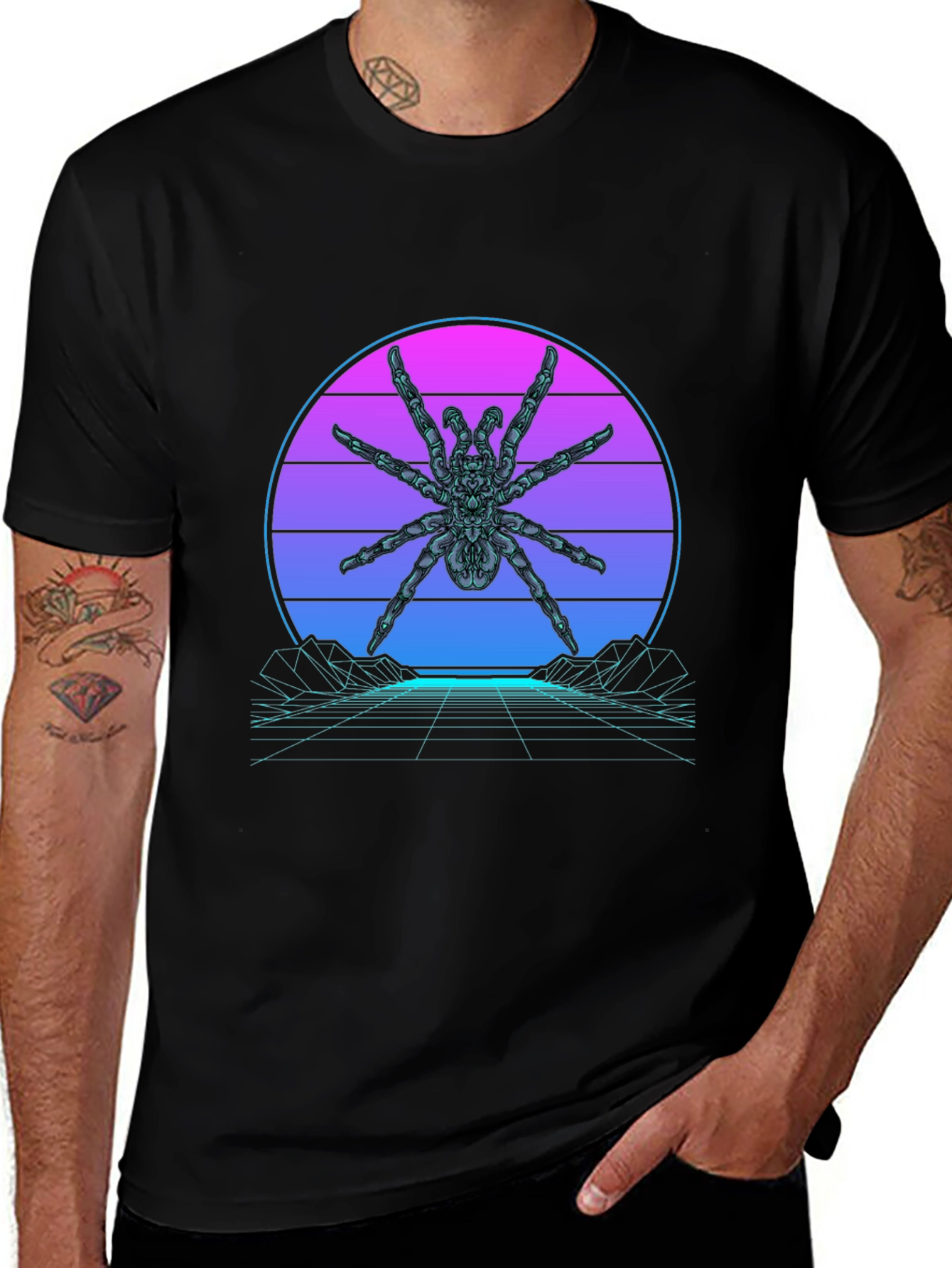 Camiseta Negra con Diseño Arácnido Retro