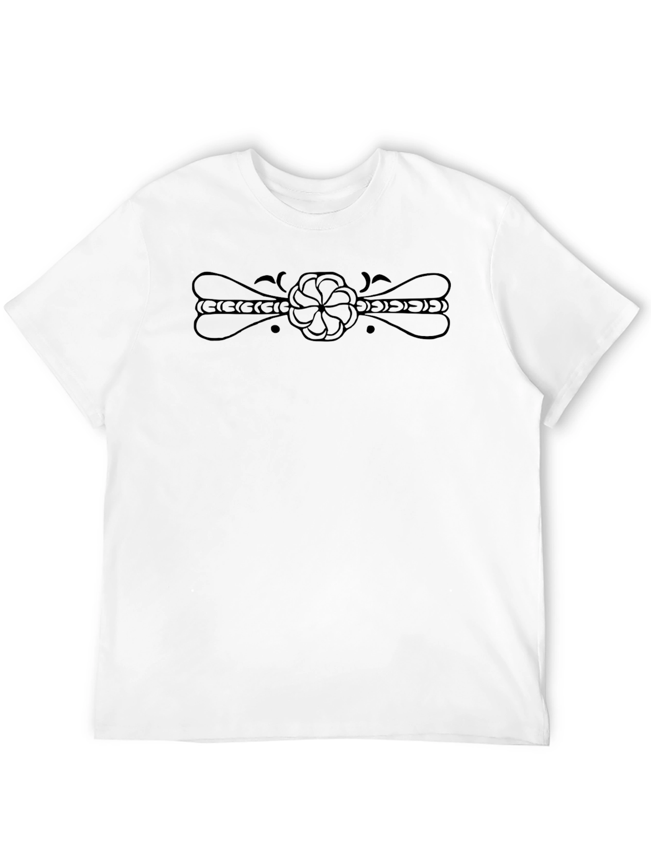 Camiseta Negra con Diseño Ornamental