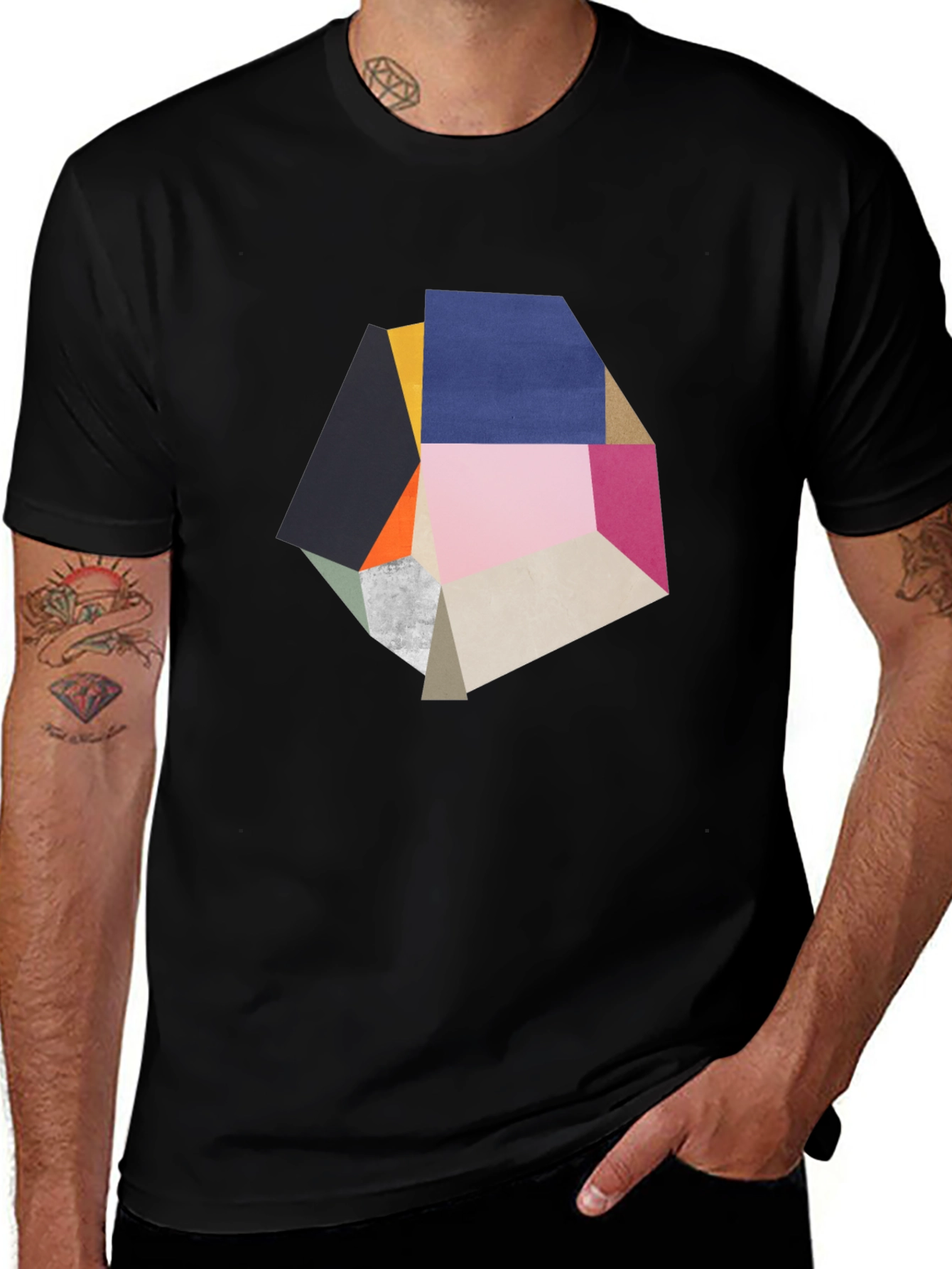 Camiseta Negra con Diseño Abstracto Geométrico