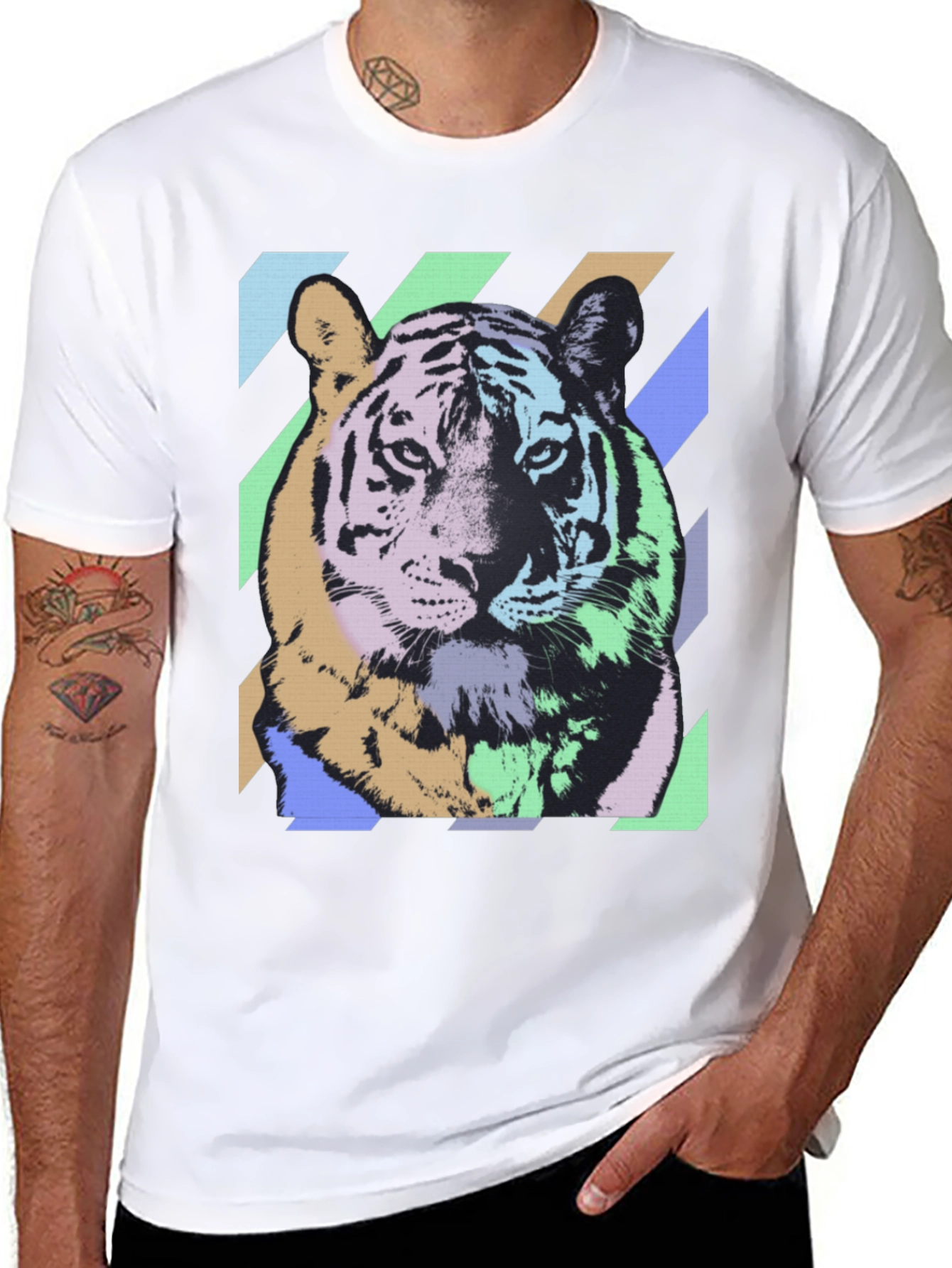 Camiseta Negra con Diseño de Tigre Abstracto