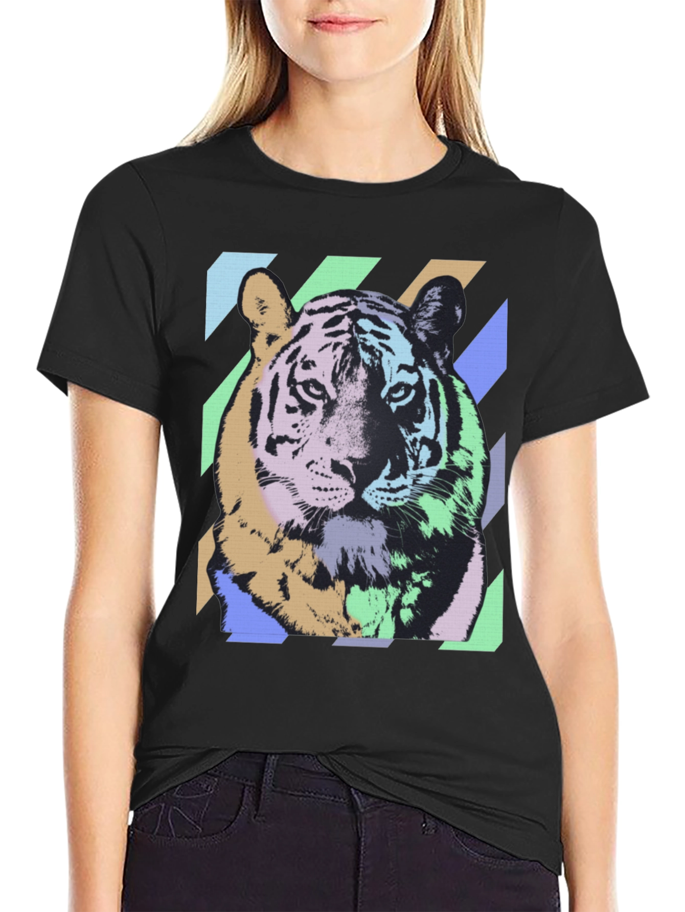 Camiseta Negra con Diseño de Tigre Abstracto