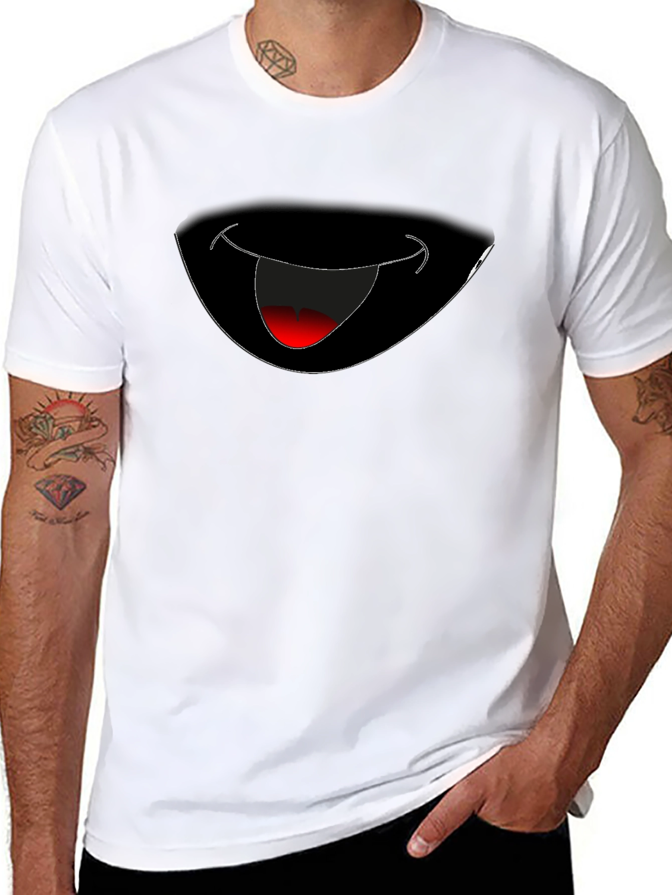 Camiseta Negra con Diseño de Boca Sonriente