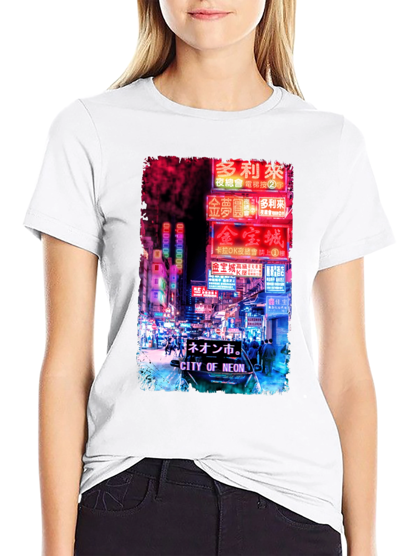 Camiseta Negra Estampada: Ciudad Neón Asiática