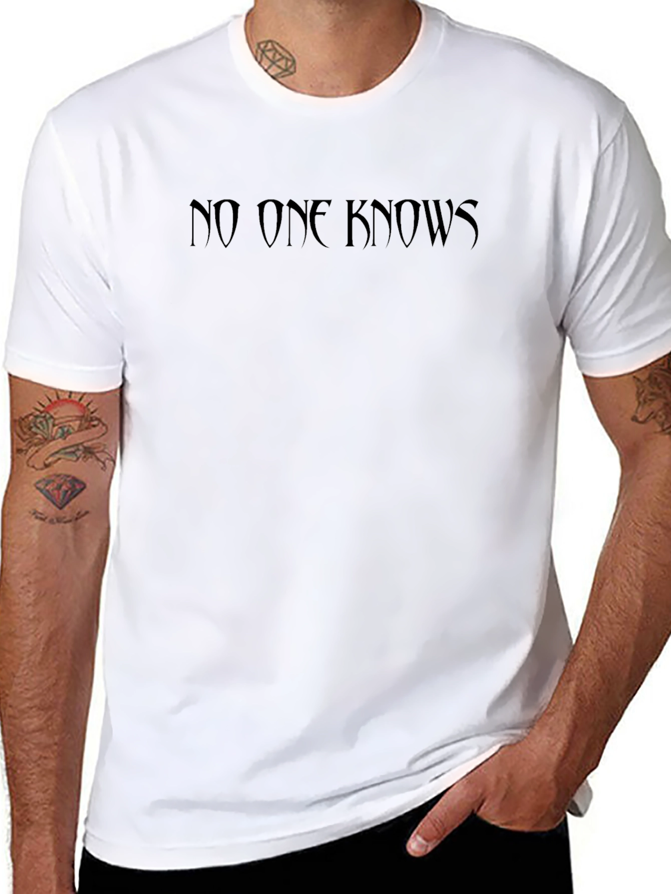Camiseta Negra NO ONE KNOWS Estilo Gótico