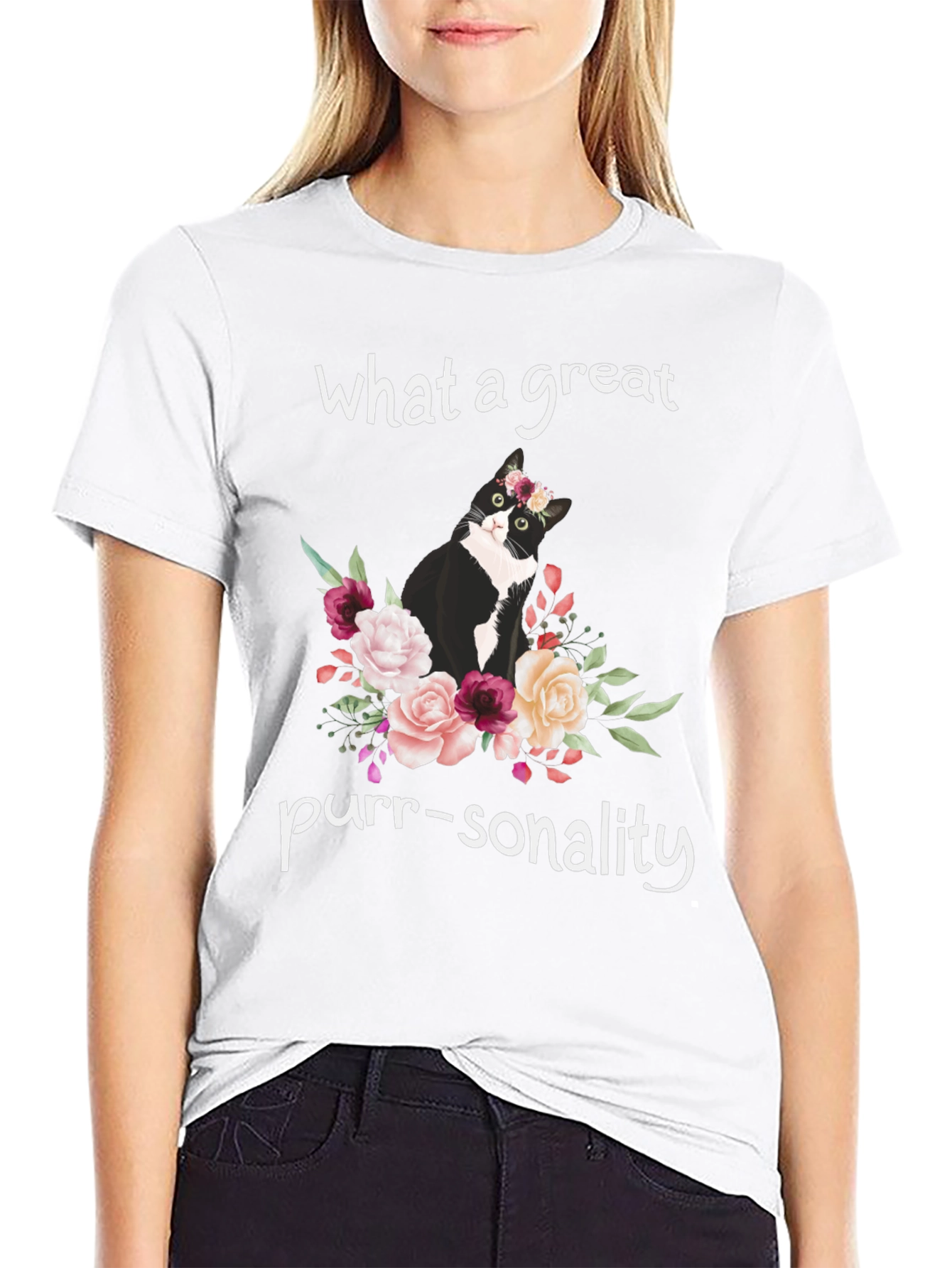 Camiseta Negra con Gato Floral - ¡Personalidad Felina!