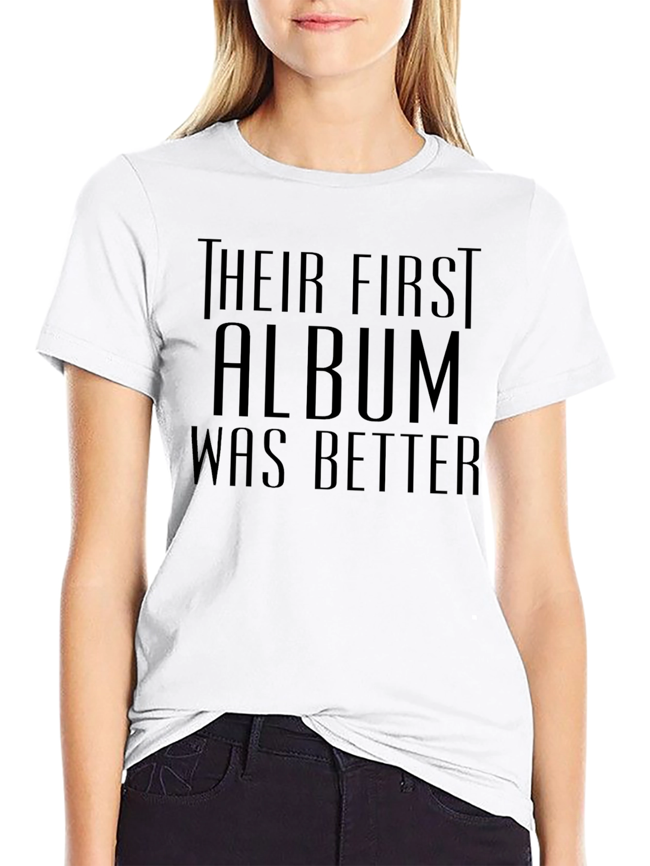 Camiseta Negra: Su Primer Álbum Fue Mejor