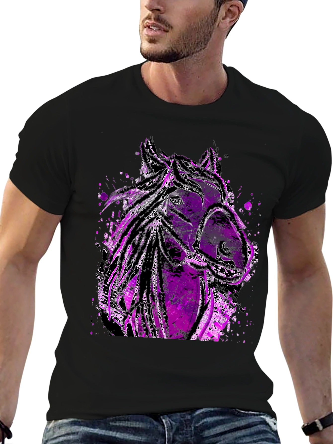 Camiseta Negra con Diseño de Caballo Púrpura