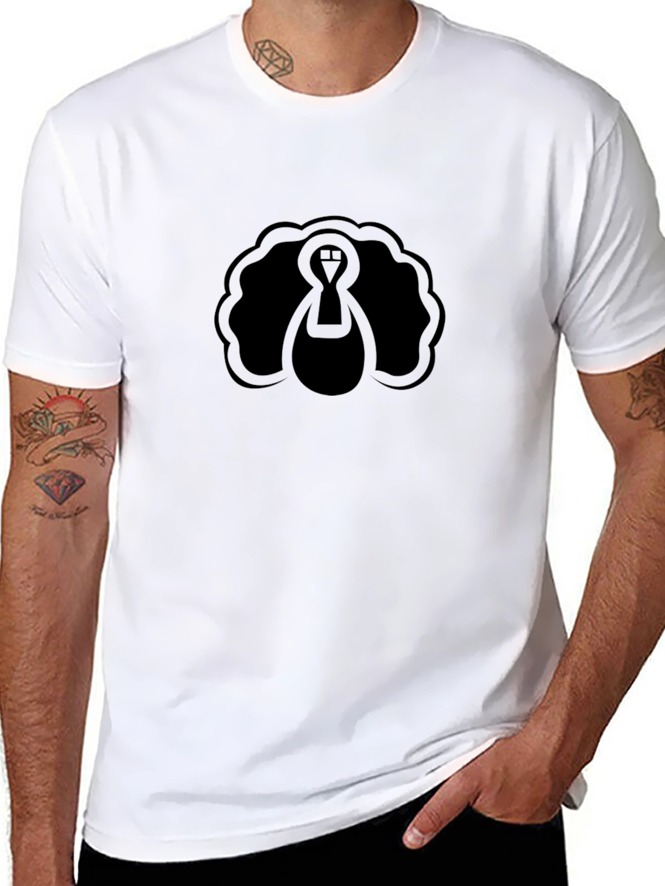 Camiseta Negra con Diseño de Pavo Abstracto