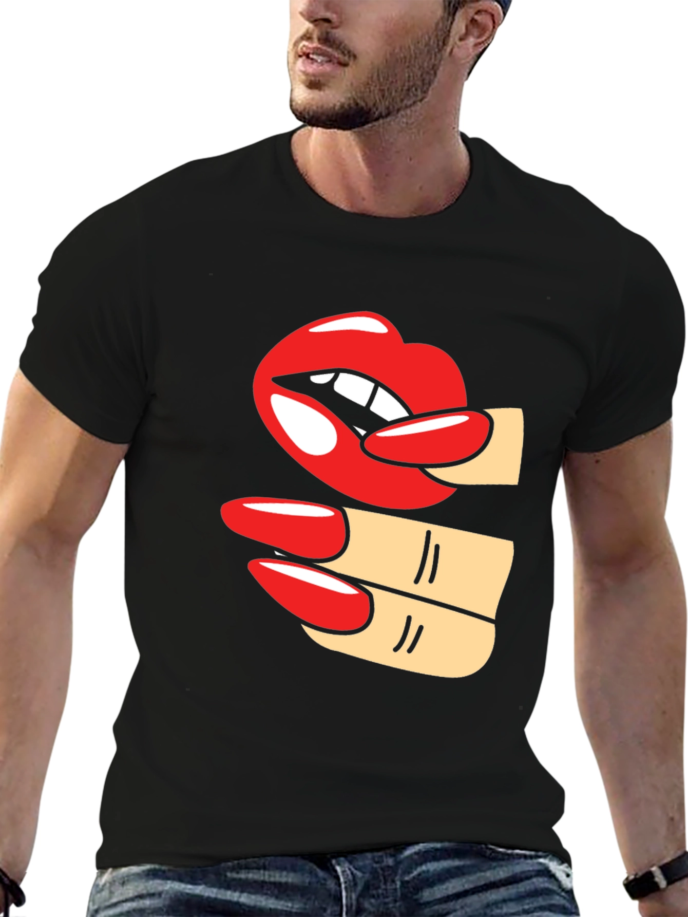 Camiseta Negra con Diseño de Labios y Uñas