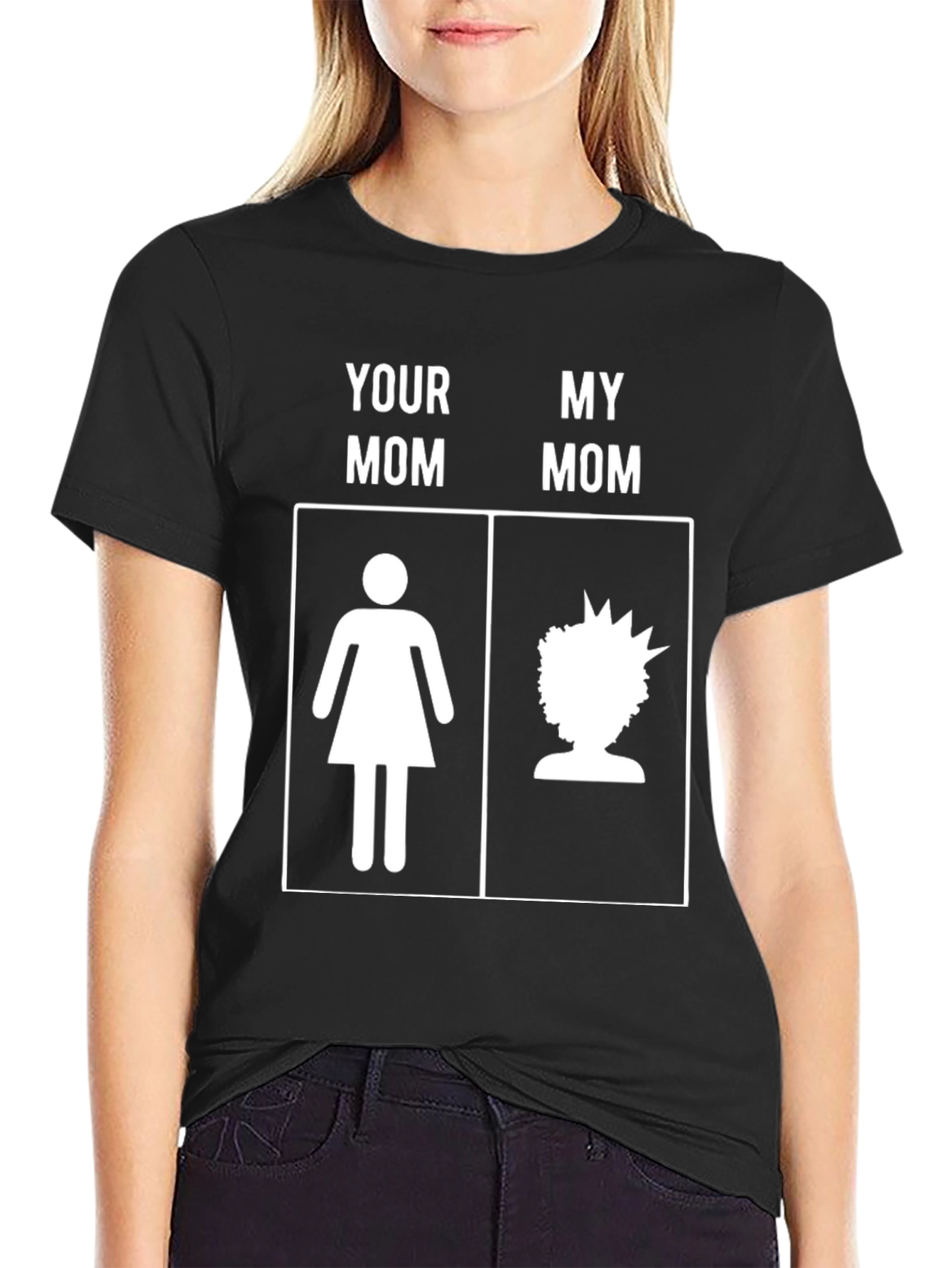 Camiseta Negra Humorística Mi Mamá vs Tu Mamá