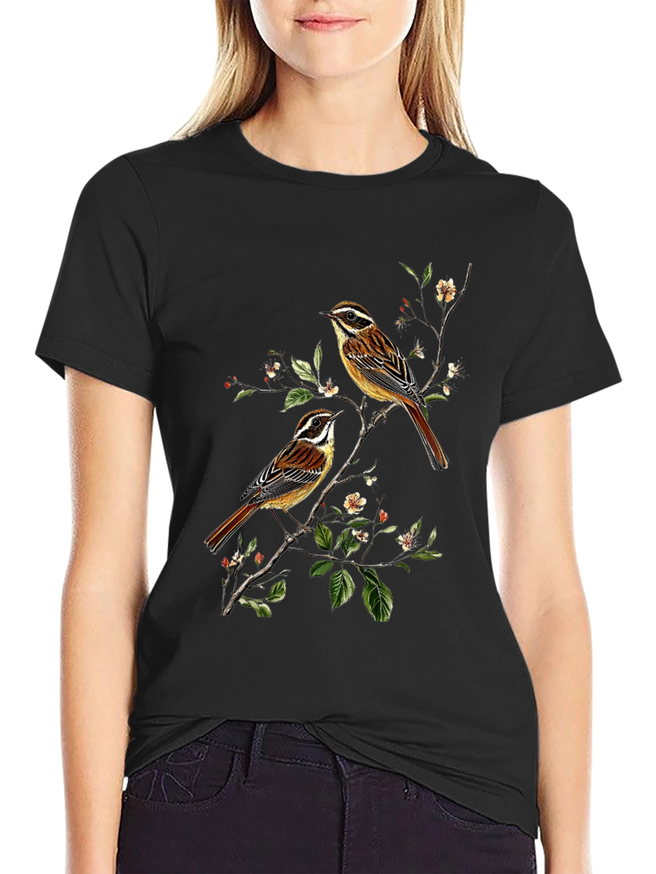 Camiseta Negra con Diseño de Aves y Flores