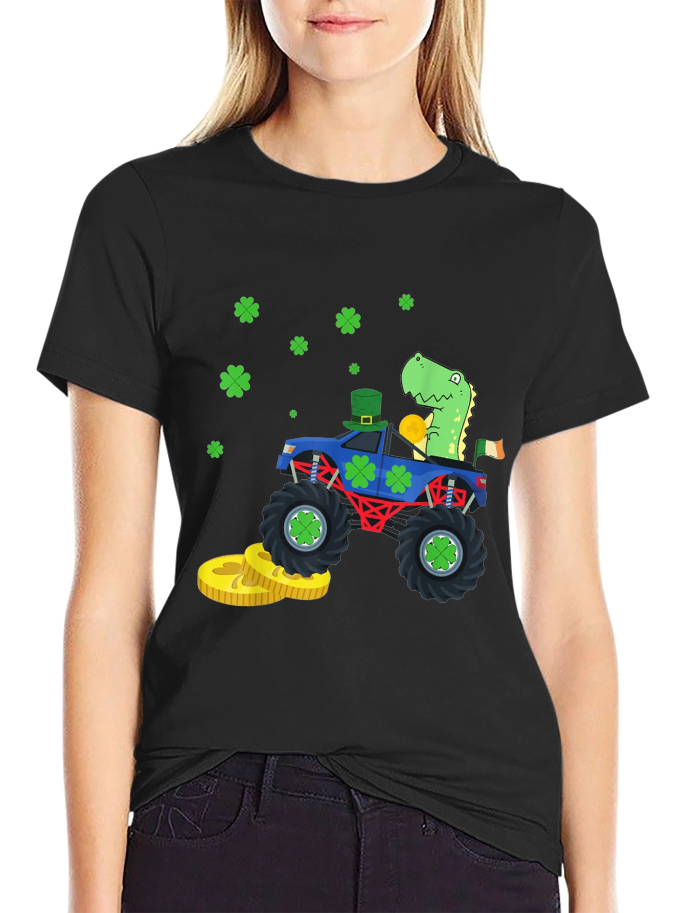 Camiseta Negra con Diseño de Dinosaurio y Tréboles