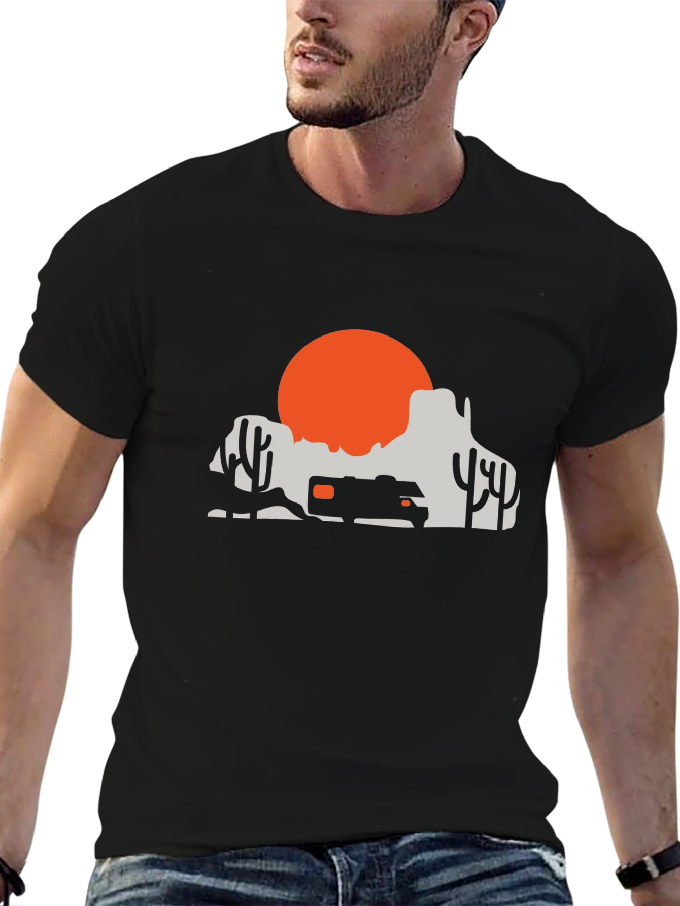 Camiseta Negra Diseño Desierto y Atardecer