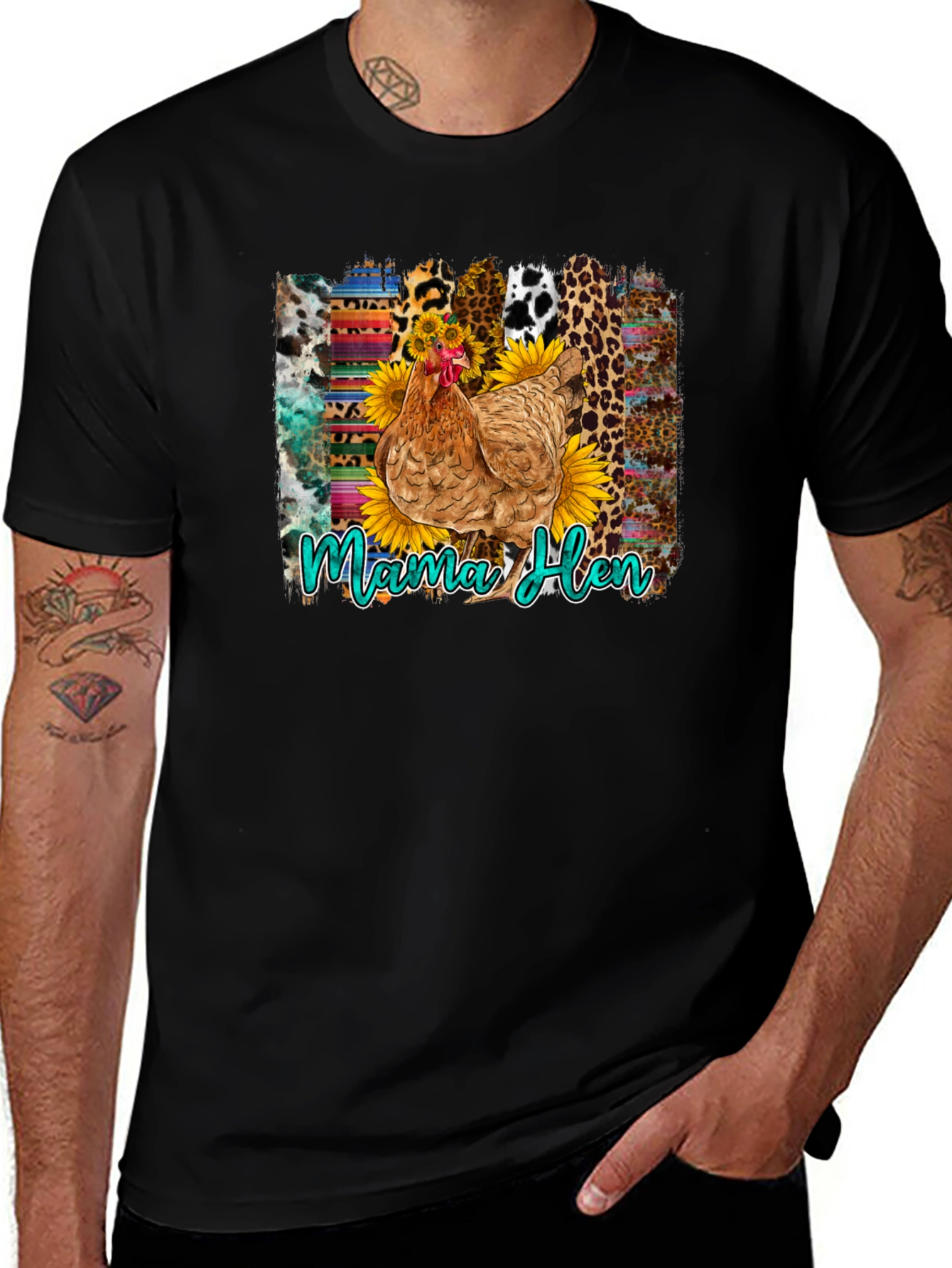 Camiseta Negra con Diseño de Gallina Mama Hen