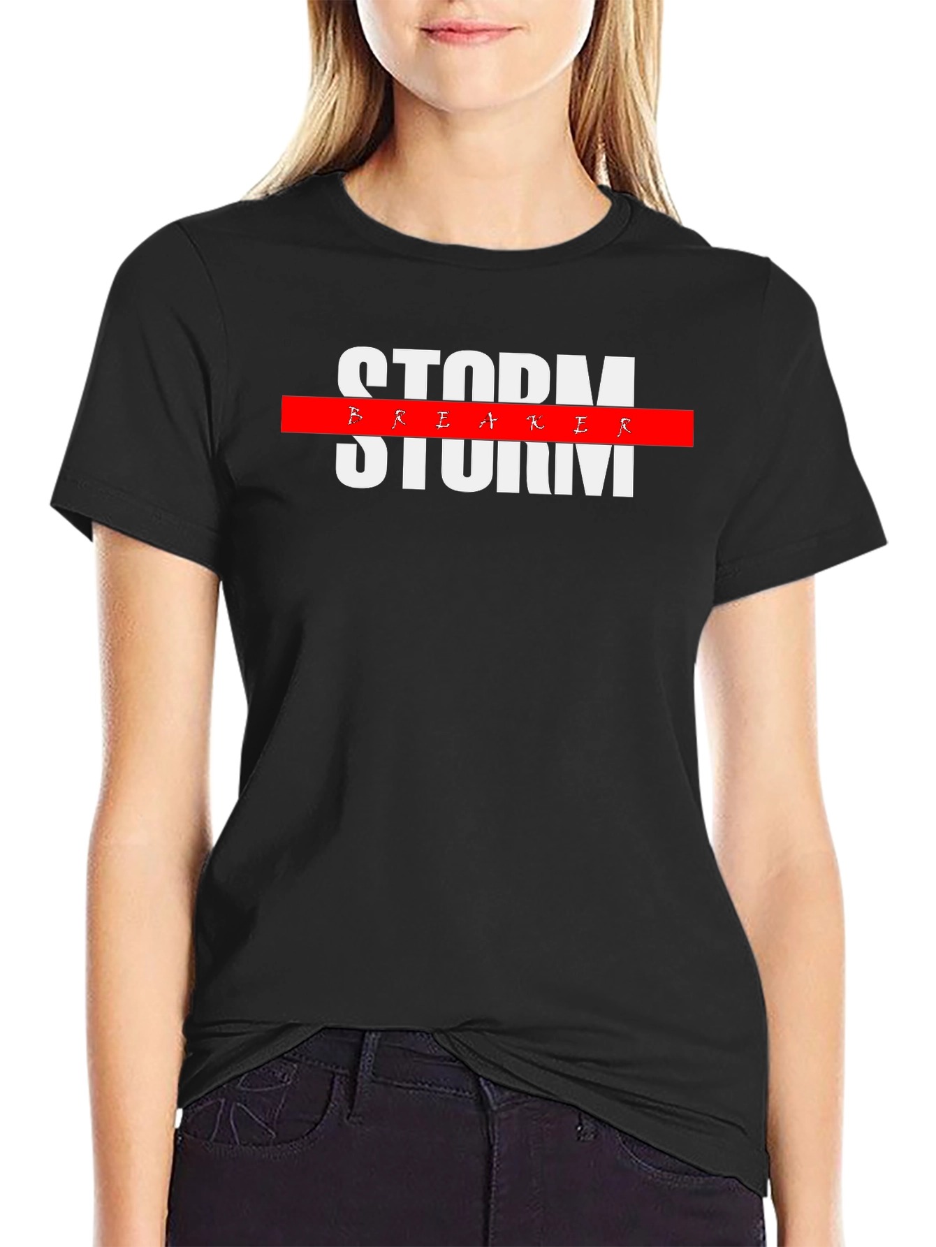 Camiseta Negra Storm Breaker con Diseño Moderno