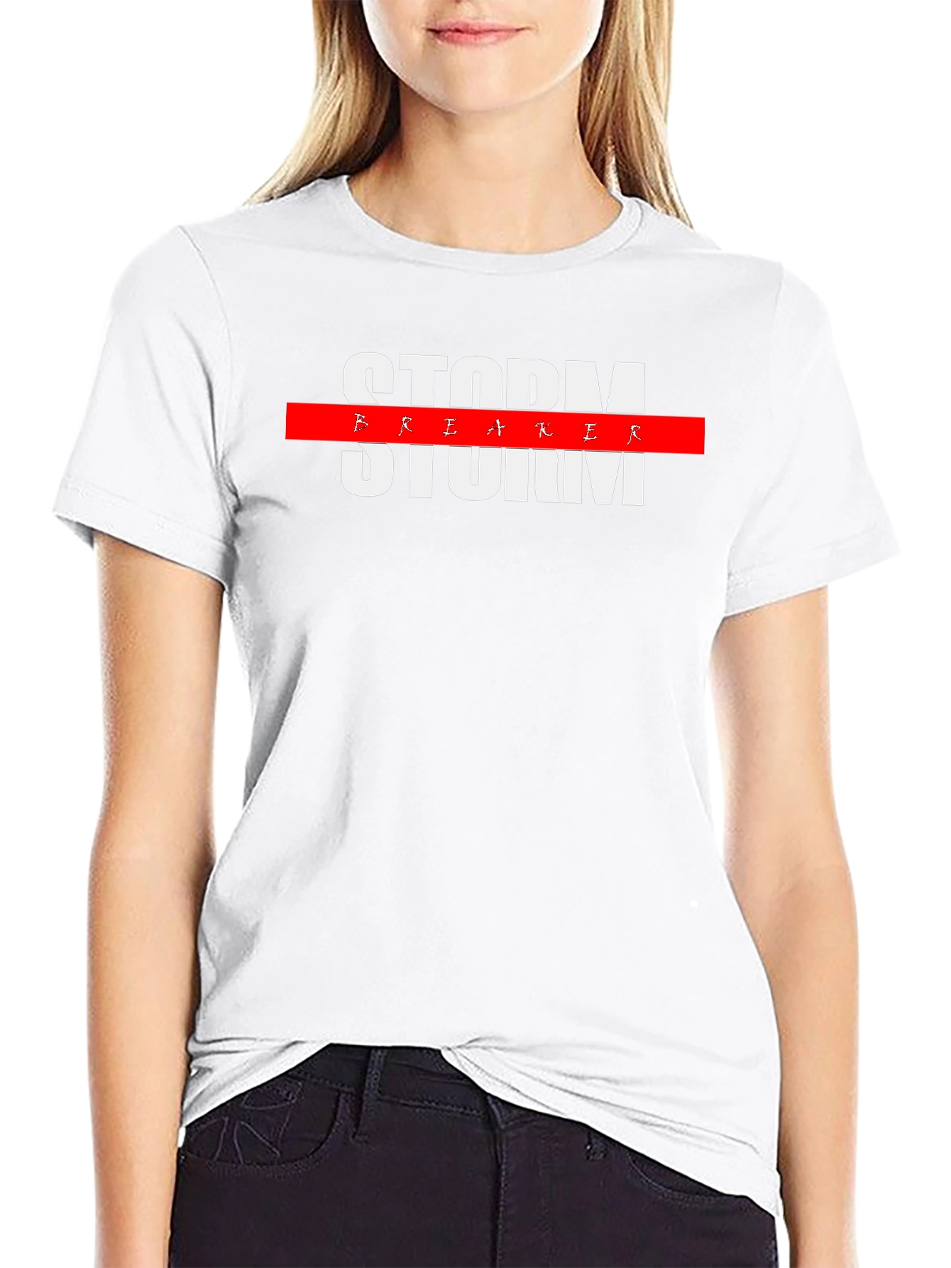 Camiseta Negra Storm Breaker con Diseño Moderno