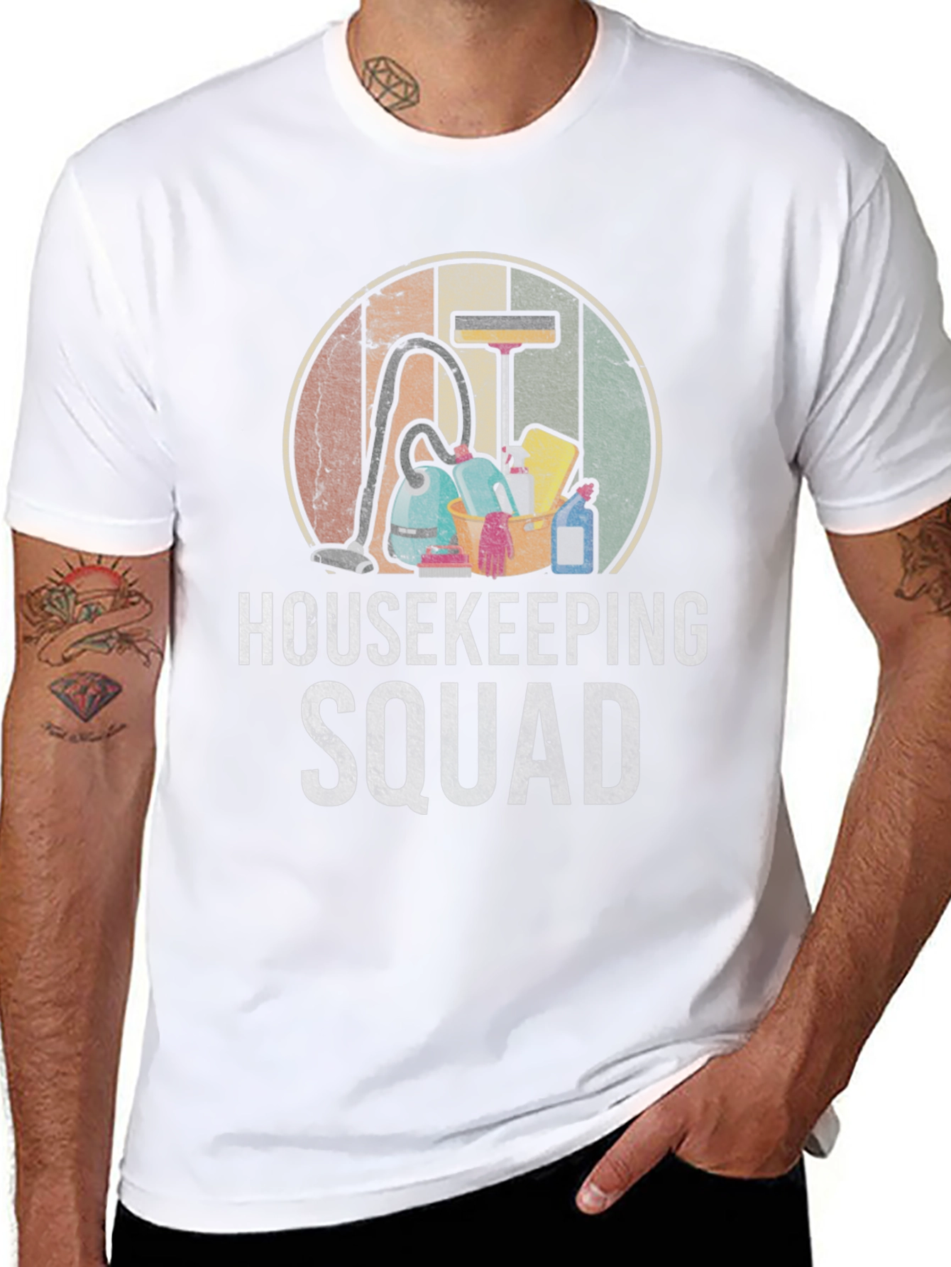 Camiseta Housekeeping Squad - Limpieza con Estilo