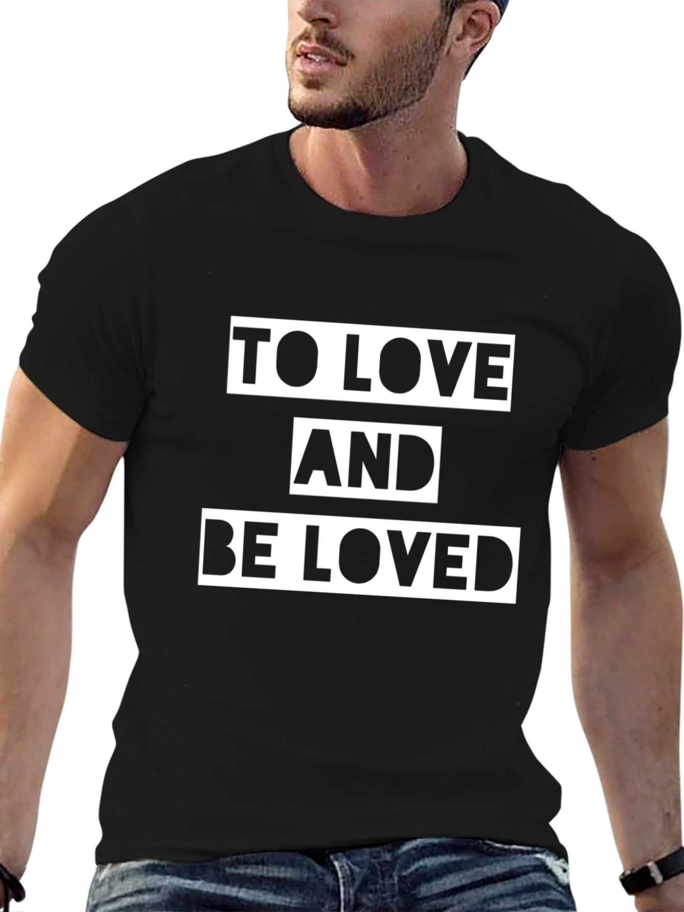 Camiseta Negra con Mensaje To Love and Be Loved