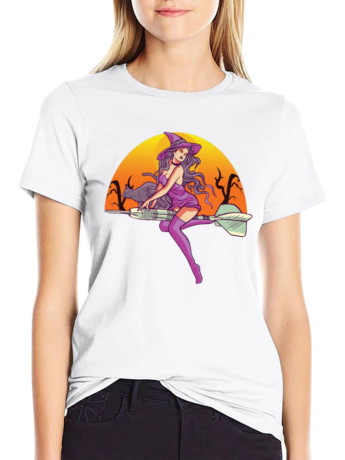 Camiseta Negra Diseño Bruja Dardos