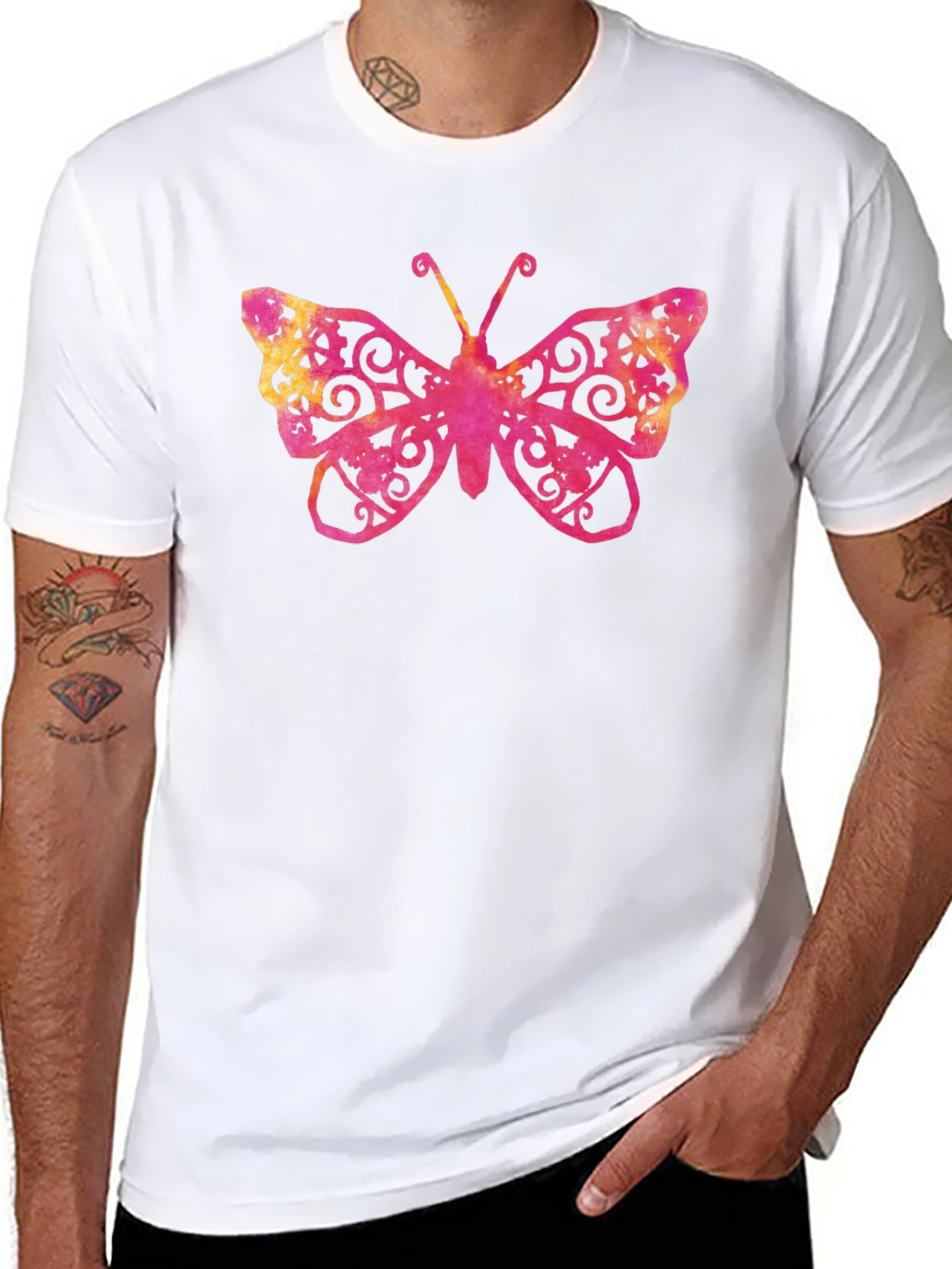 Camiseta Negra con Estampado de Mariposa Ornamental