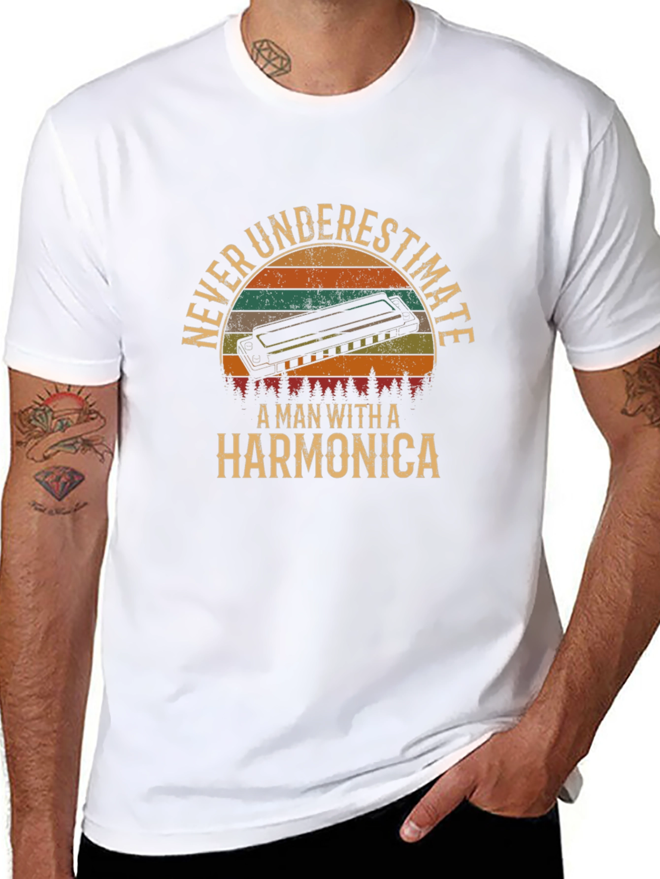 Camiseta Negra Never Underestimate A Man With A Harmonica