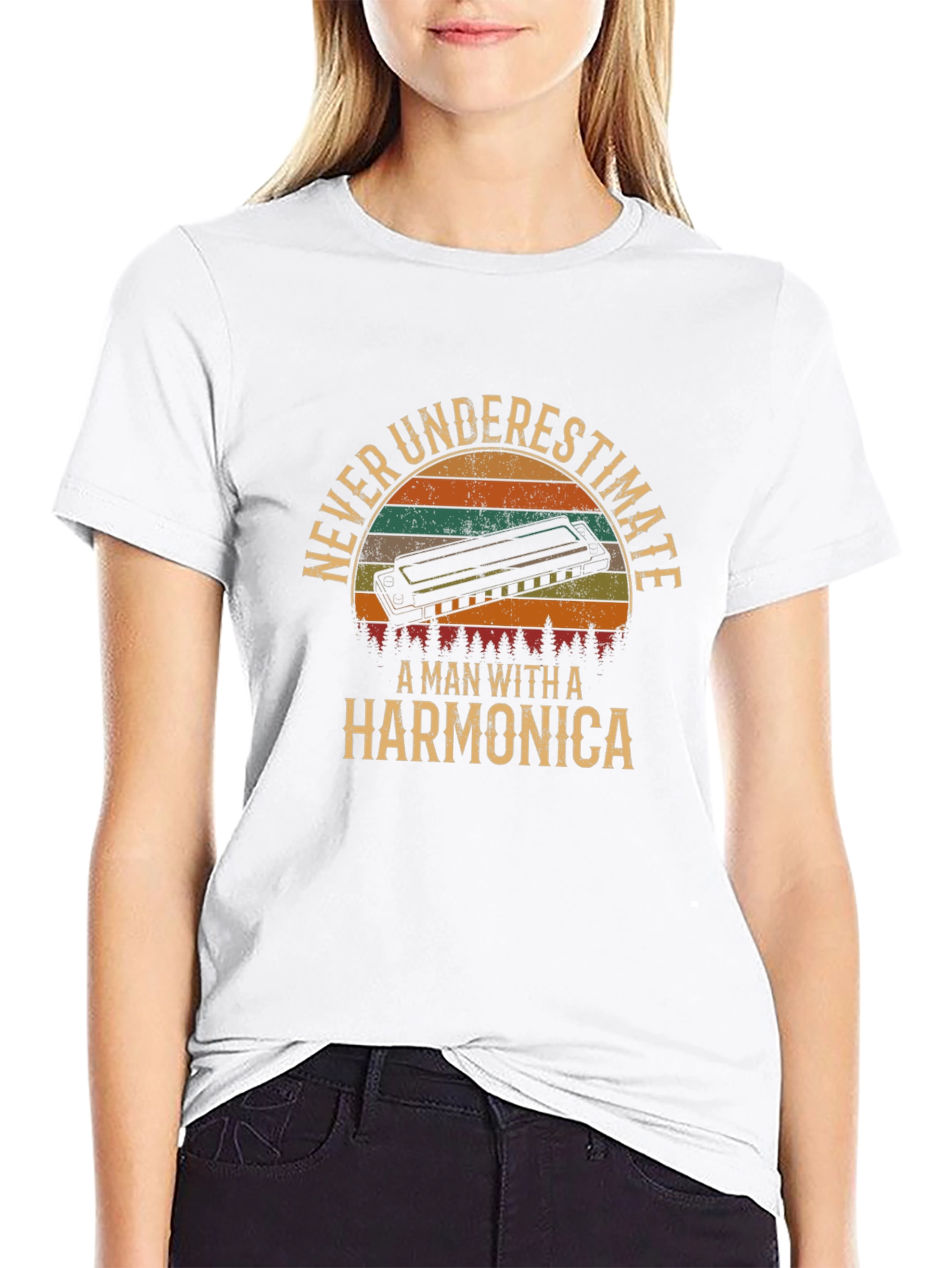 Camiseta Negra Never Underestimate A Man With A Harmonica