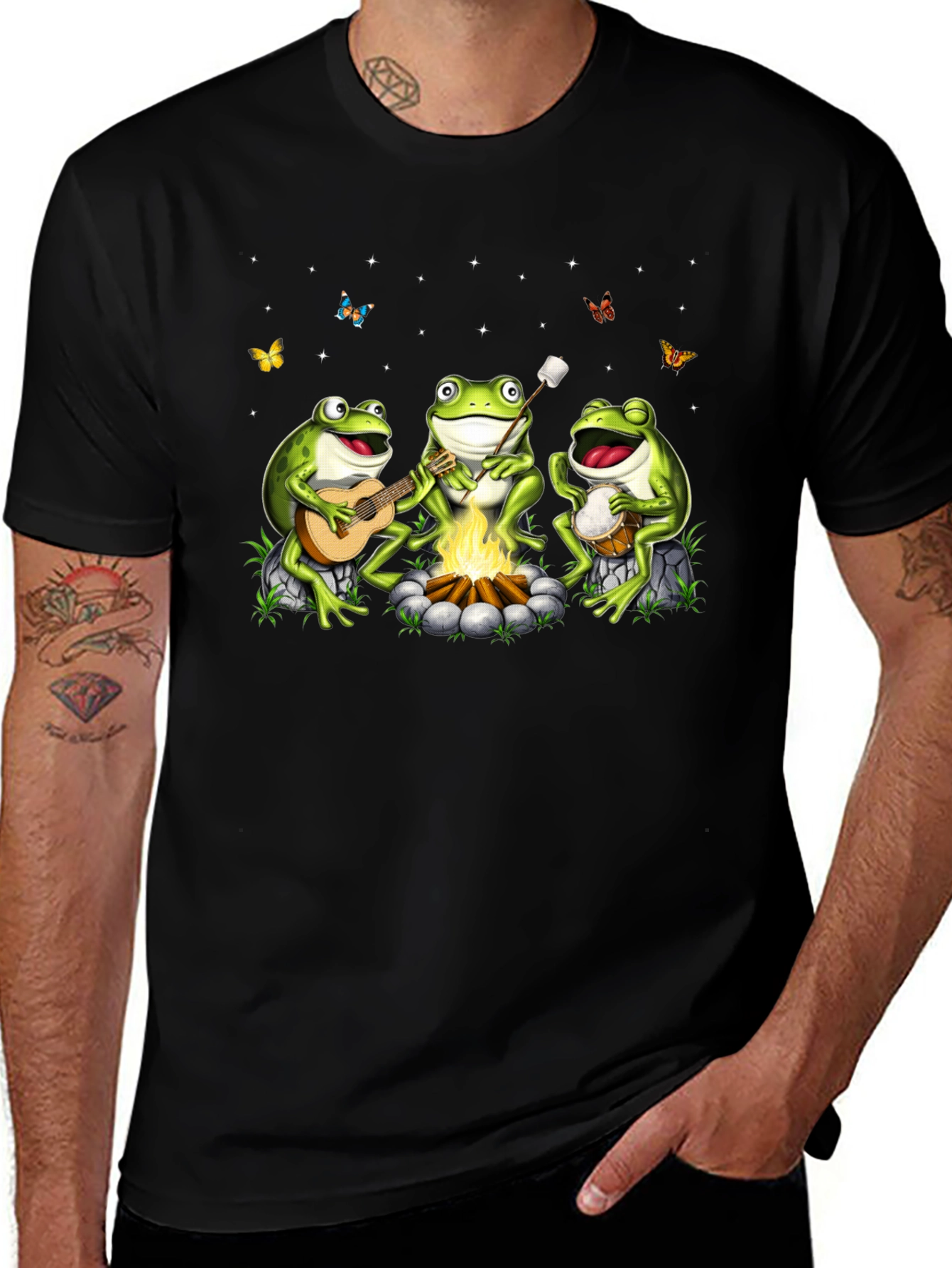 Camiseta Negra con Diseño de Ranas Músicas