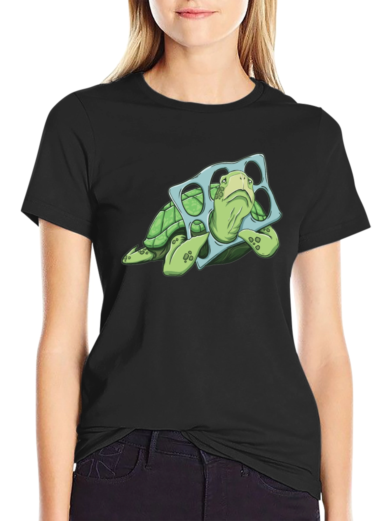 Camiseta Negra con Tortuga y Aro de Plástico