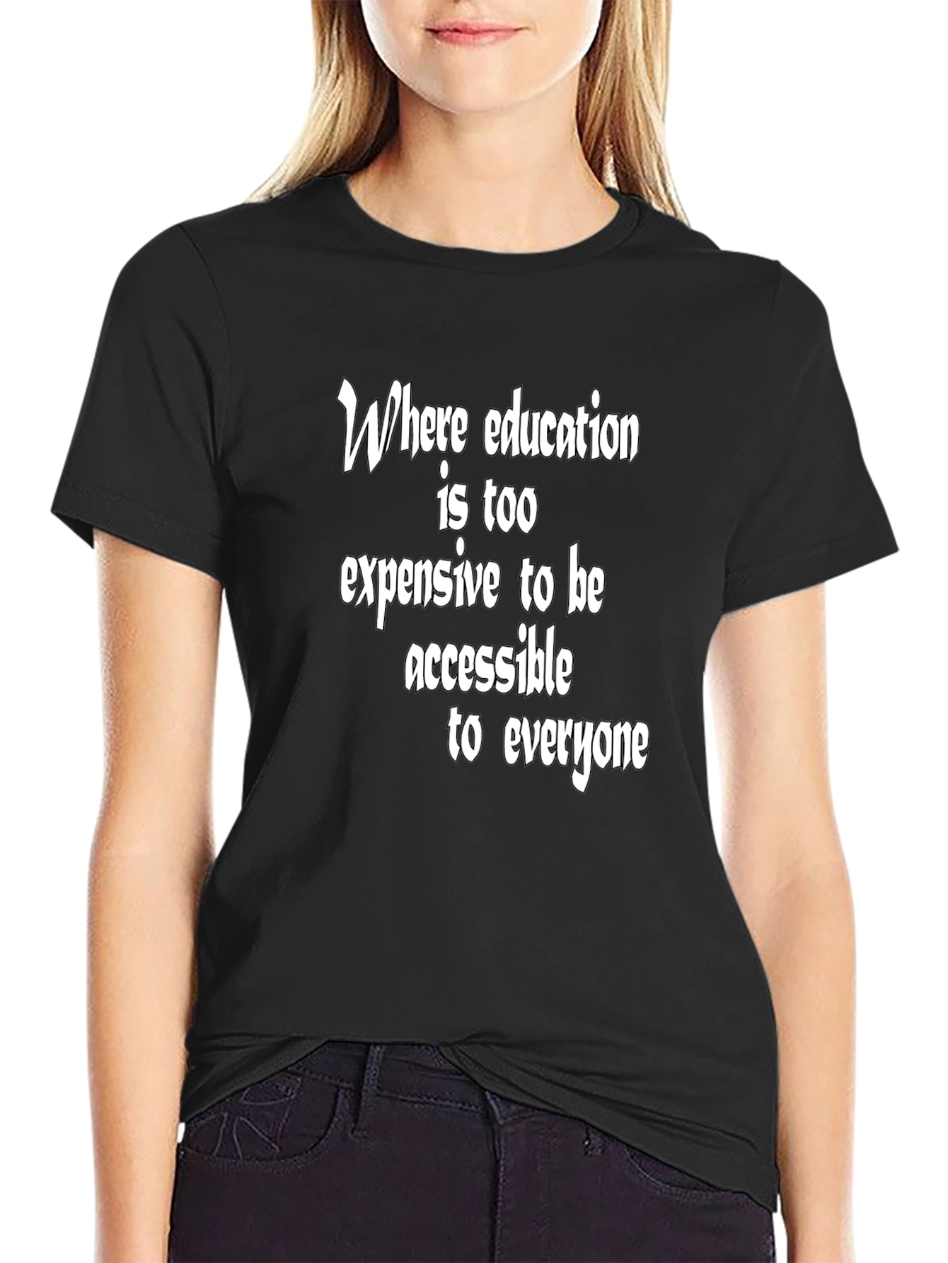 Camiseta Negra: Educación Accesible para Todos