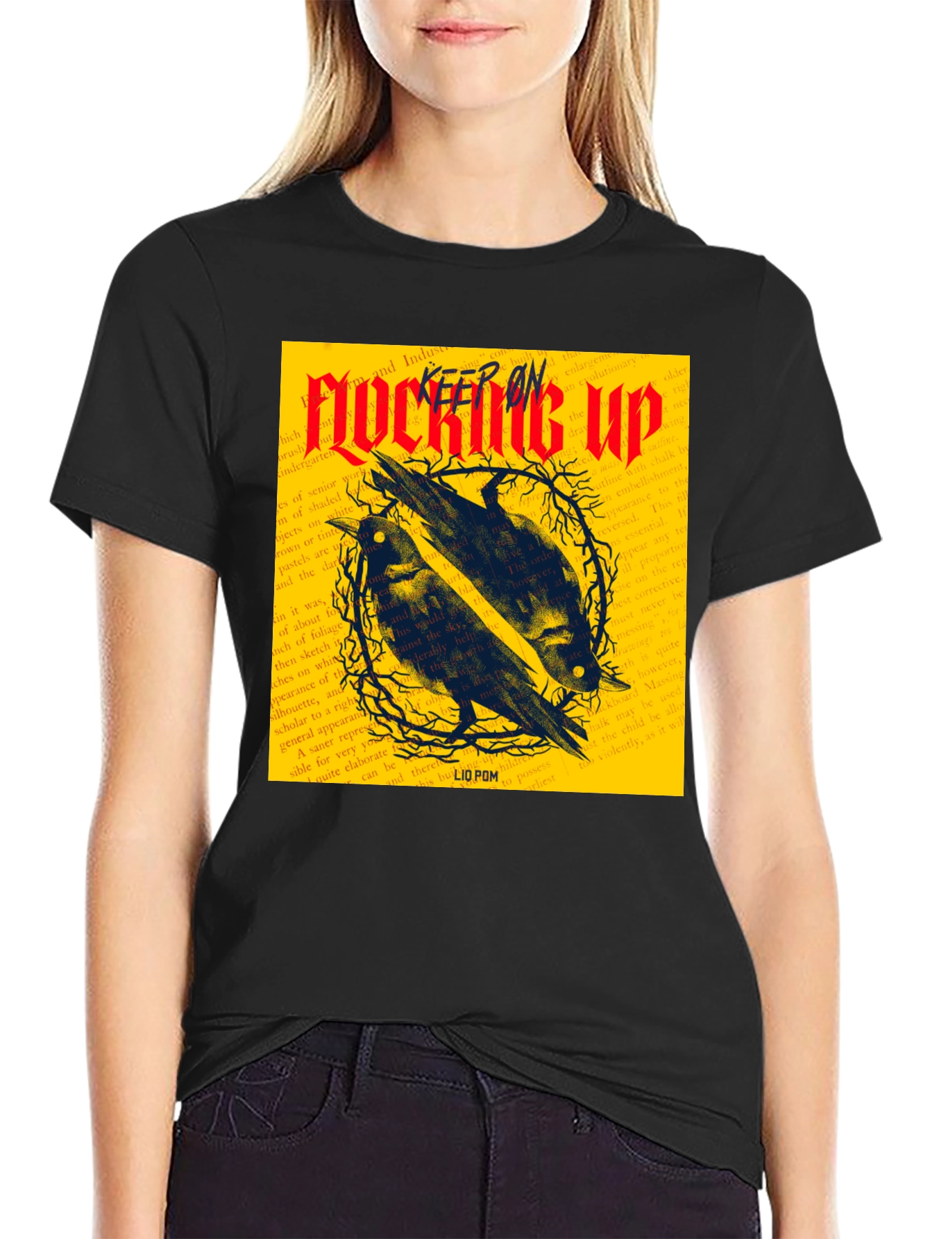 Camiseta Negra con Diseño de Cuervos