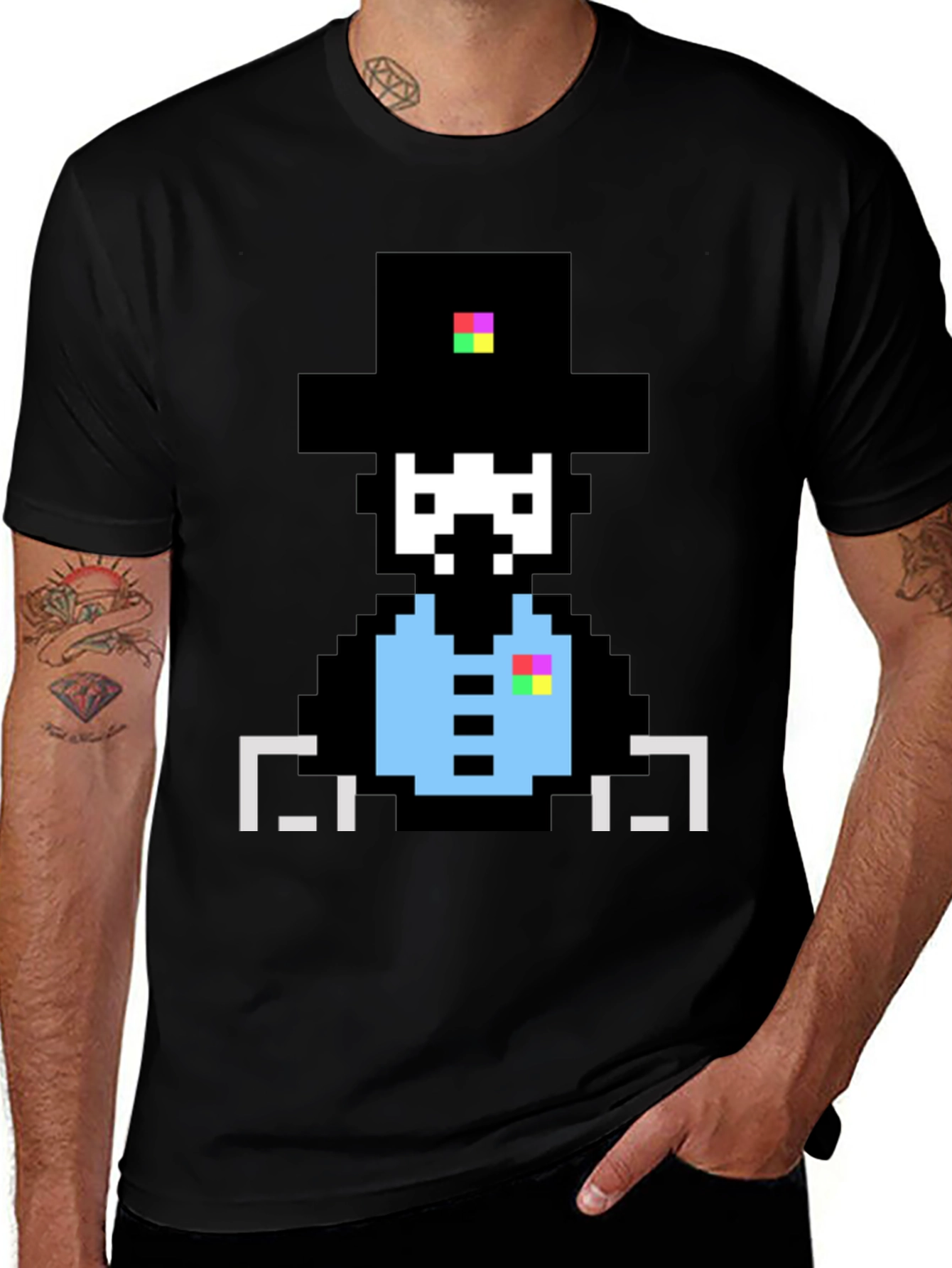 Camiseta Negra con Diseño Pixelado de Sombrero