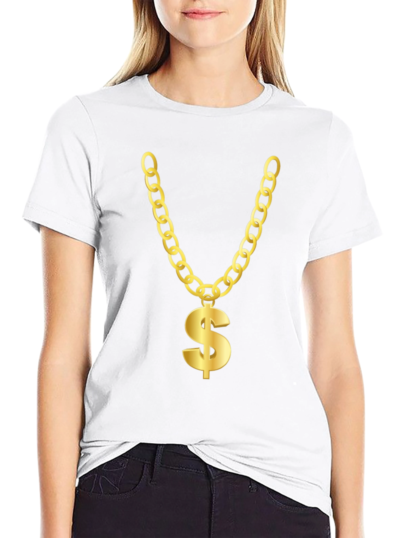 Camiseta Negra con Collar de Dólar Dorado