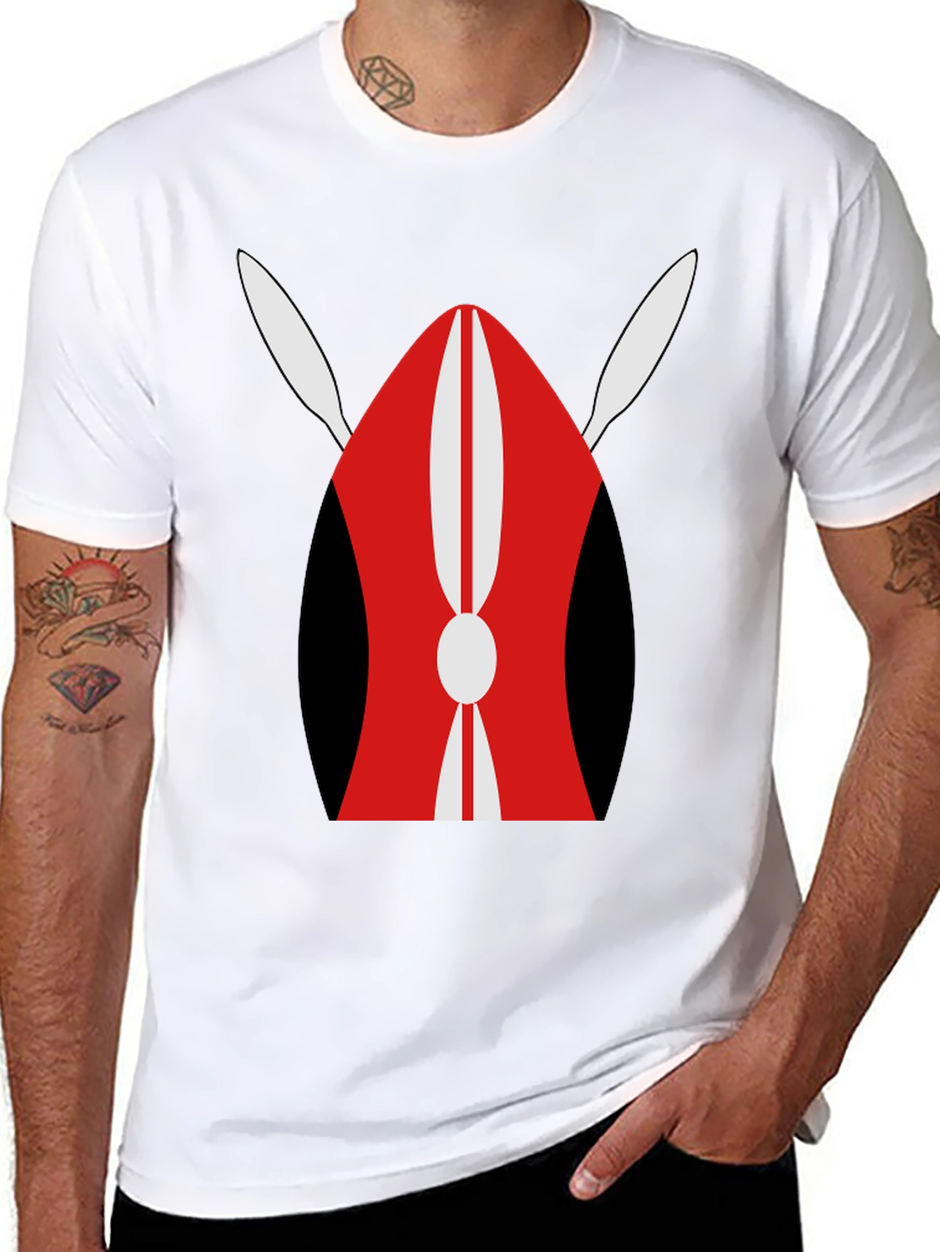 Camiseta Negra con Diseño Tradicional Africano