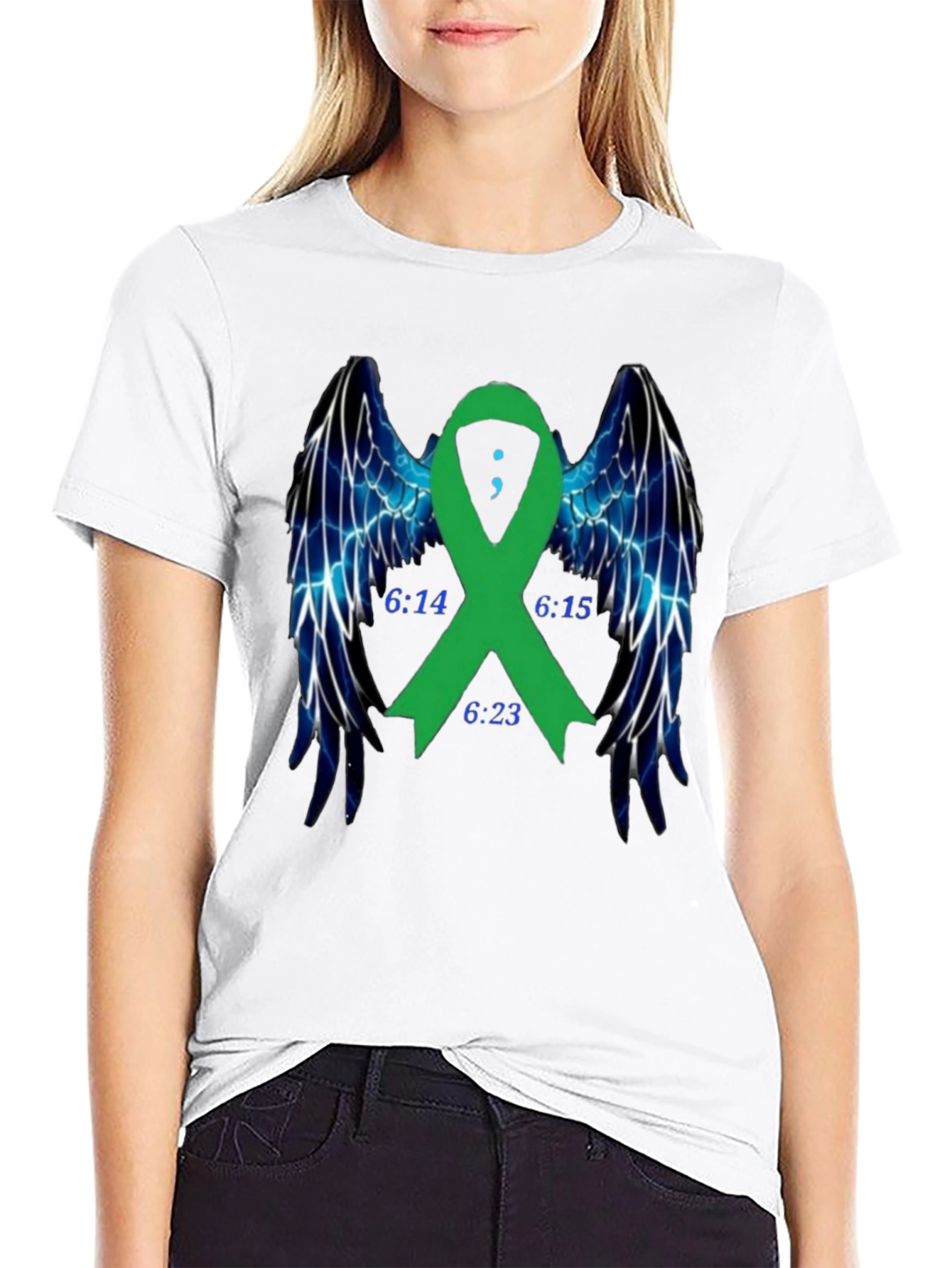 Camiseta Negra Con Cinta Verde y Alas