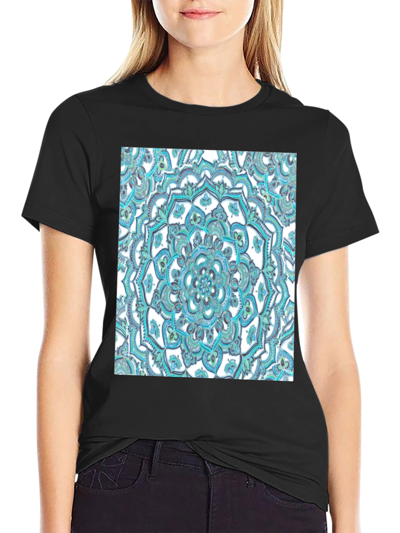 Camiseta Negra con Diseño Mandala Azul