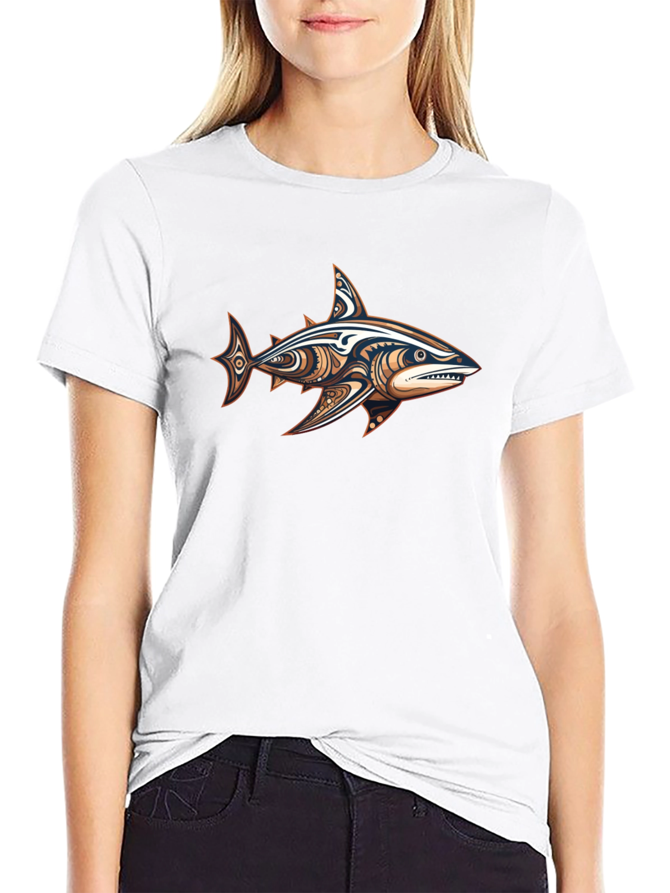 Camiseta Negra con Diseño de Tiburón Tribal