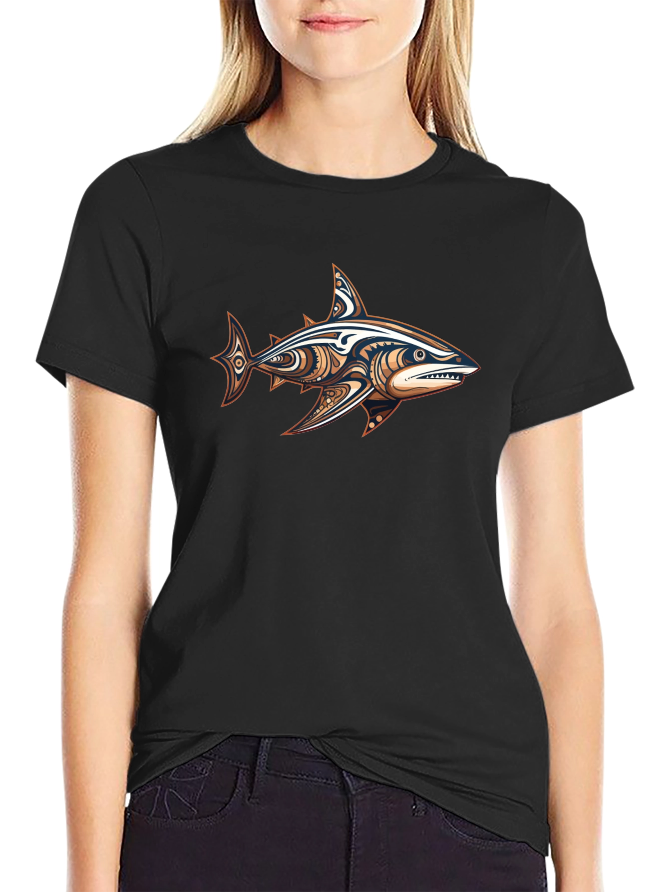 Camiseta Negra con Diseño de Tiburón Tribal