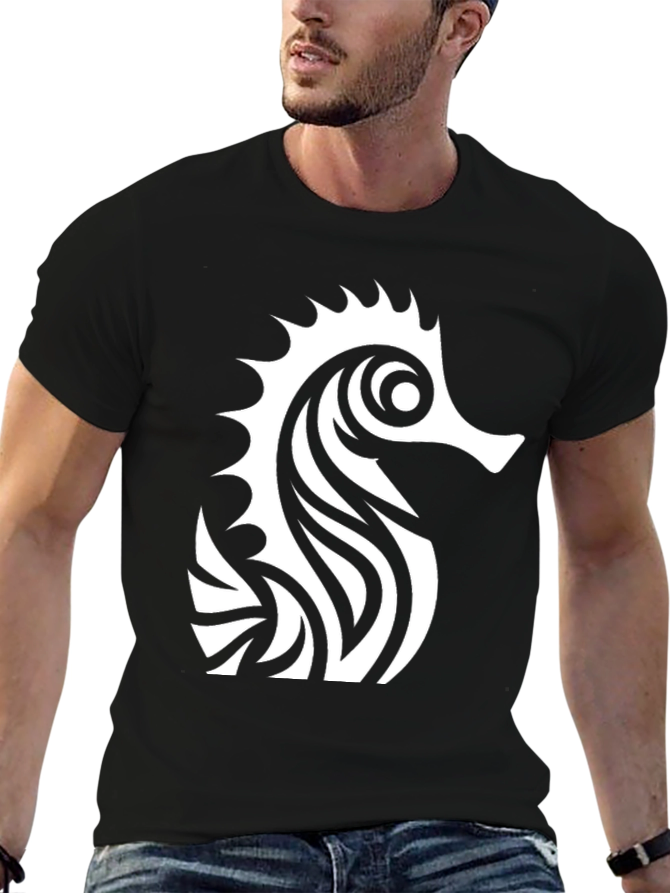 Camiseta Negra con Diseño de Caballito de Mar Tribal