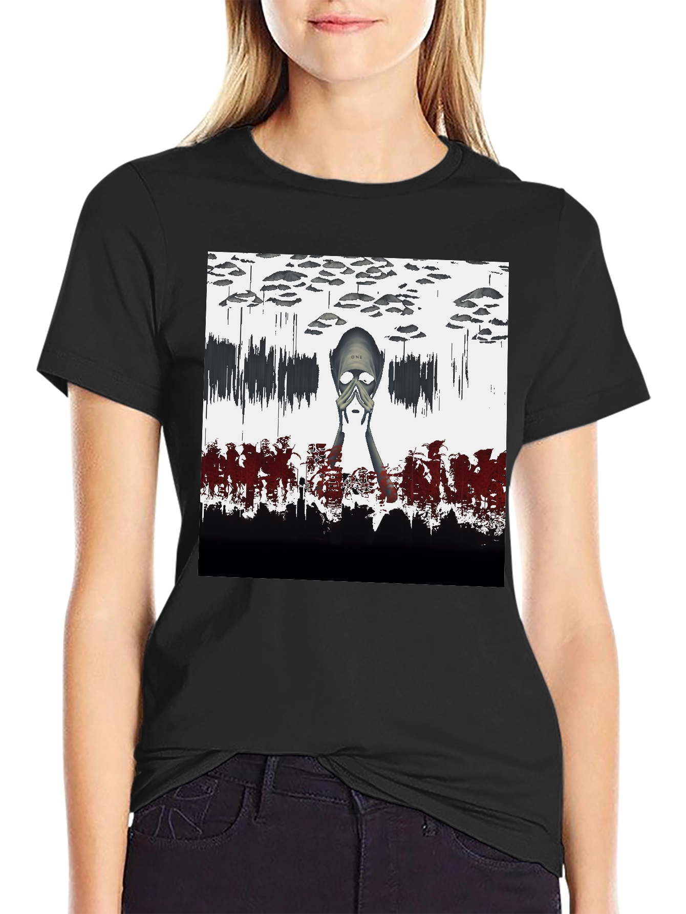 Camiseta Negra con Diseño Abstracto y Misterioso