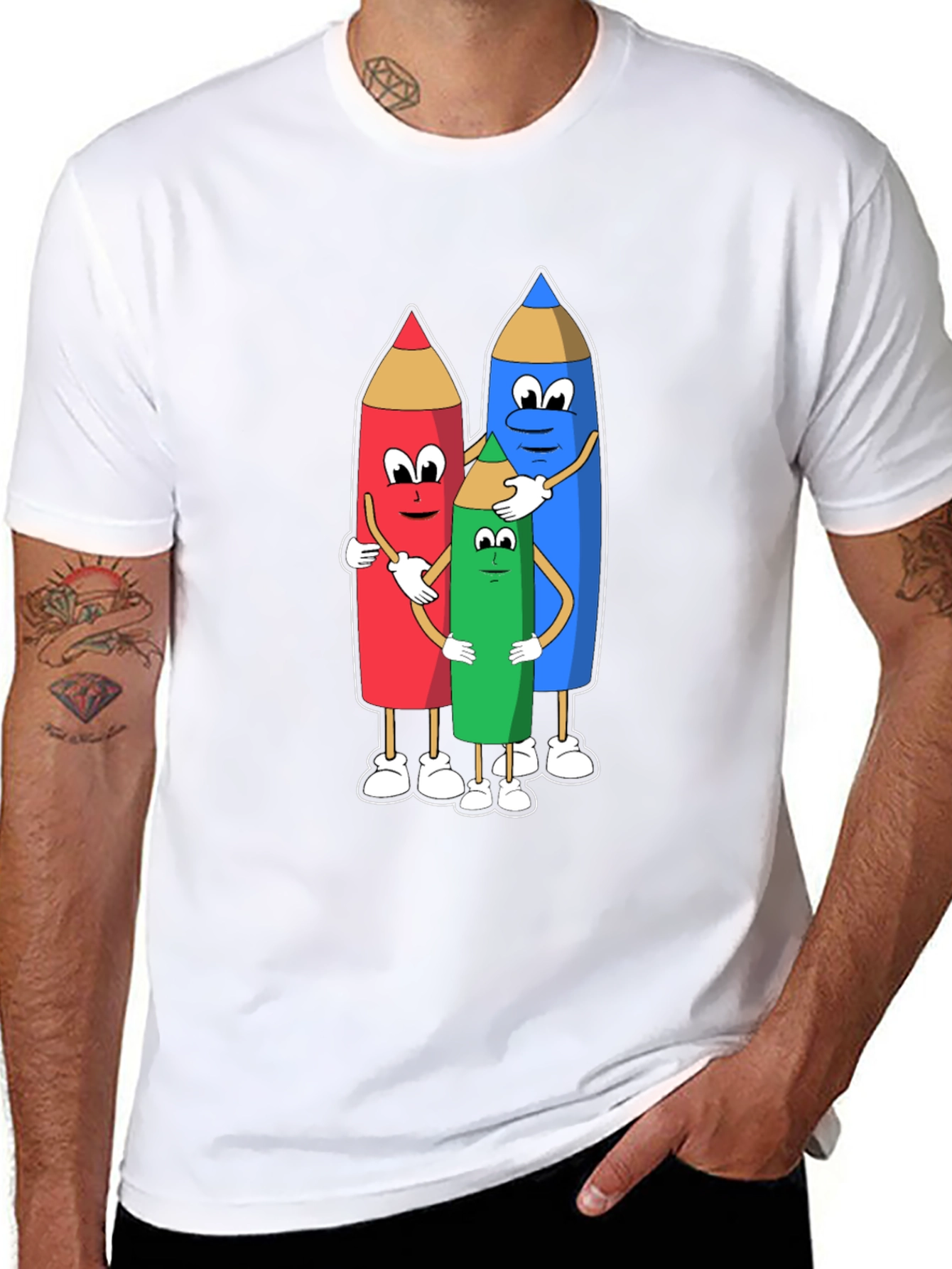 Camiseta Negra con Diseño de Lápices Abrazándose